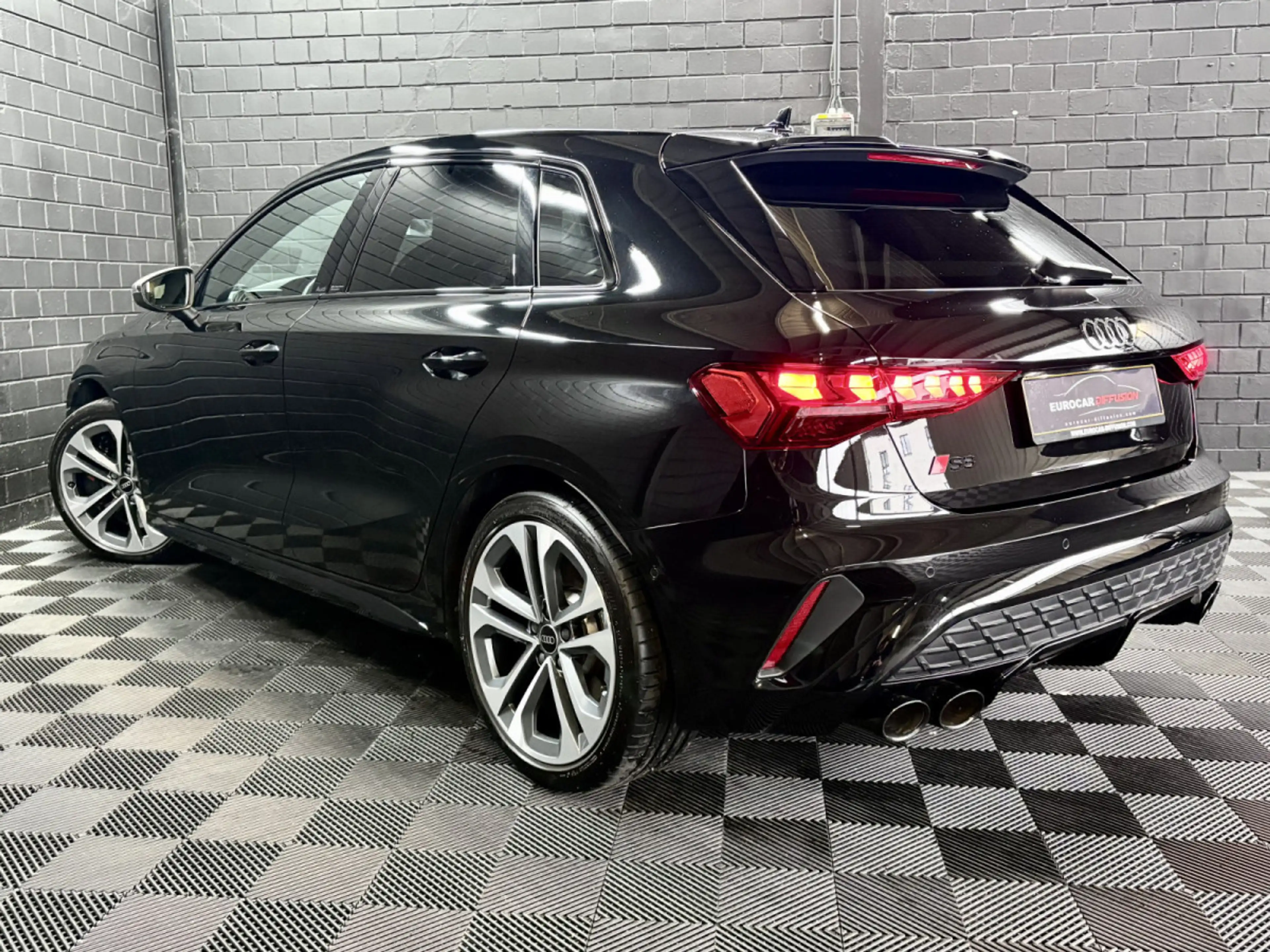 Audi S3 Sportback Quattro 2.0 TFSI 333 CV * MATRIX * BLACK — photo 4