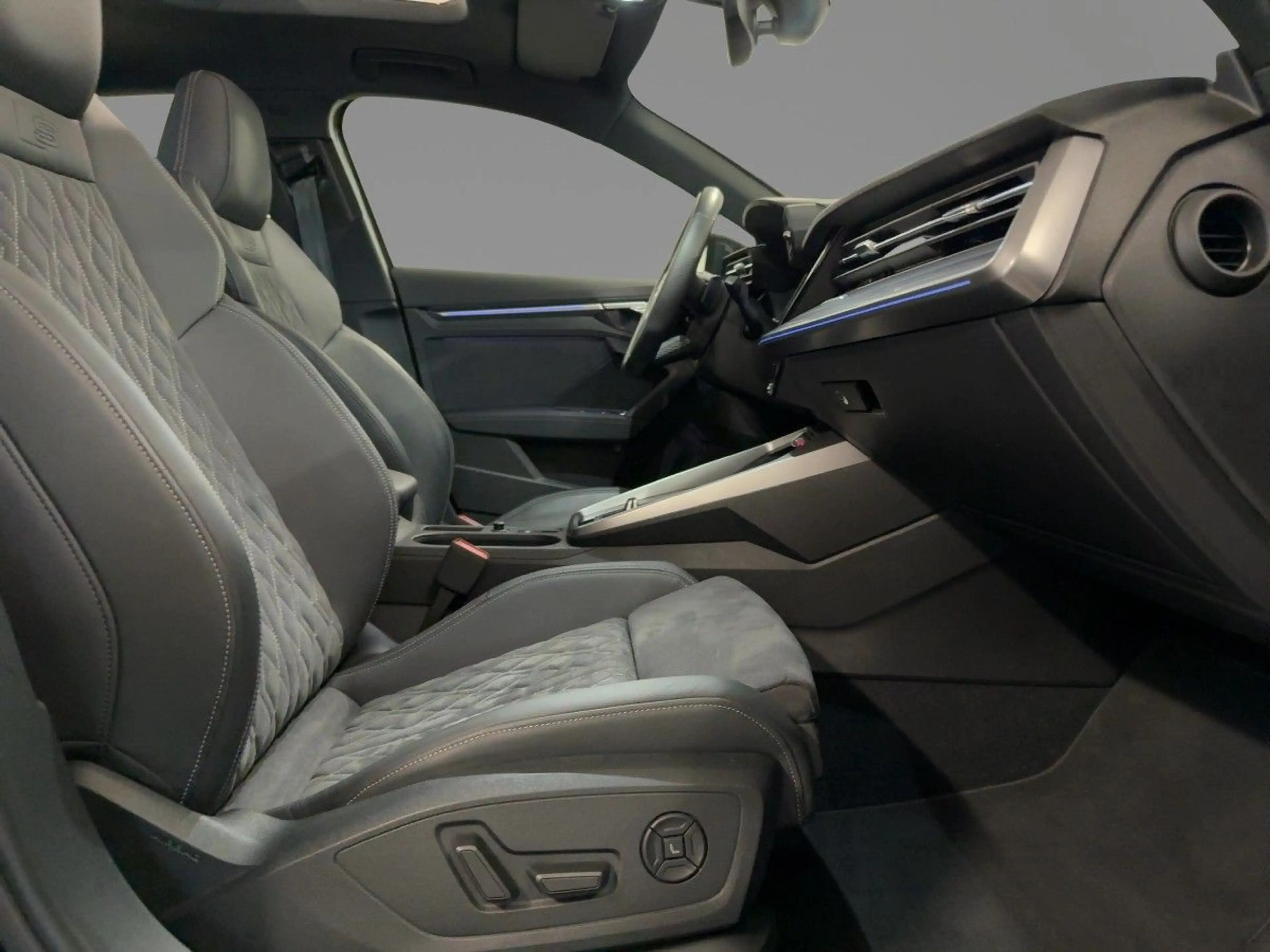 Audi S3 TFSI S tr. MATRIX NAVI RFK PANO — photo 10