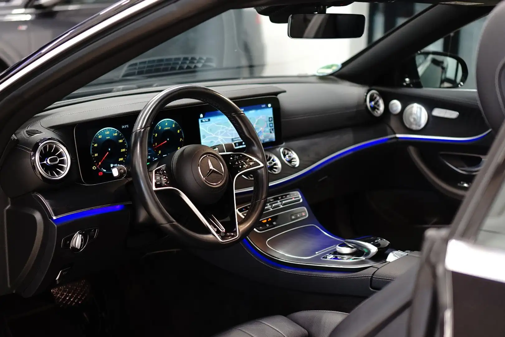 Mercedes-Benz E 200 CABRIO|BURMES|DISTR.|360°|AIRCAP|WIDE|LED Schwarz - 2