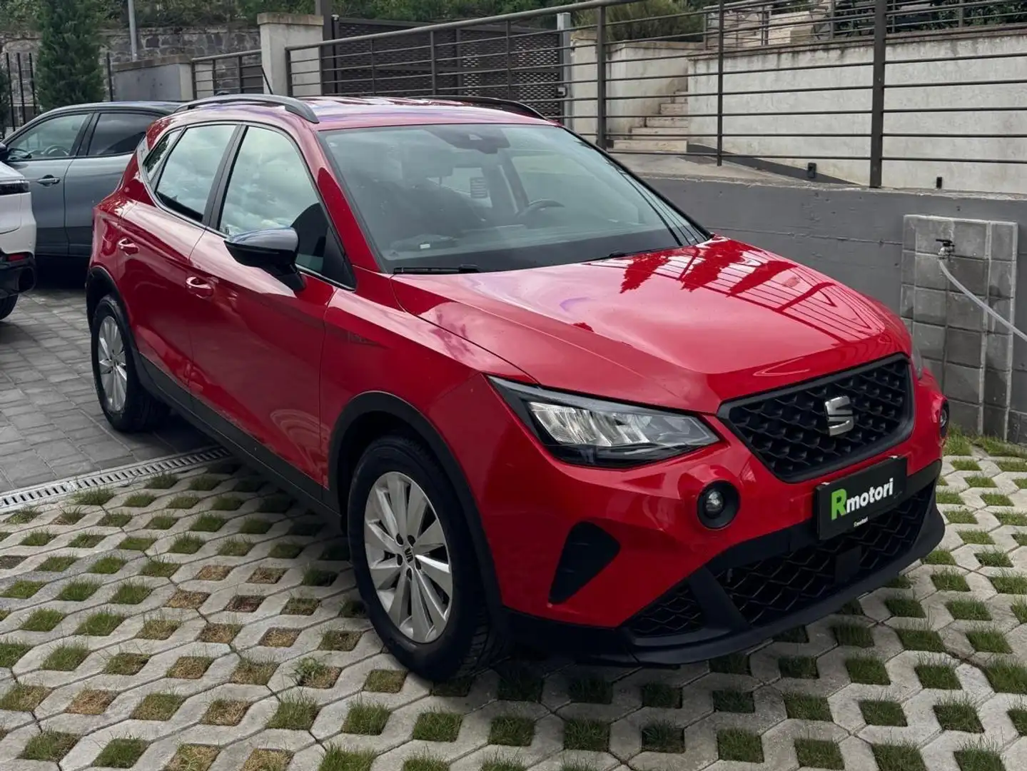 SEAT Arona Arona 1.0 ecotsi Style 110cv dsg Rouge - 1