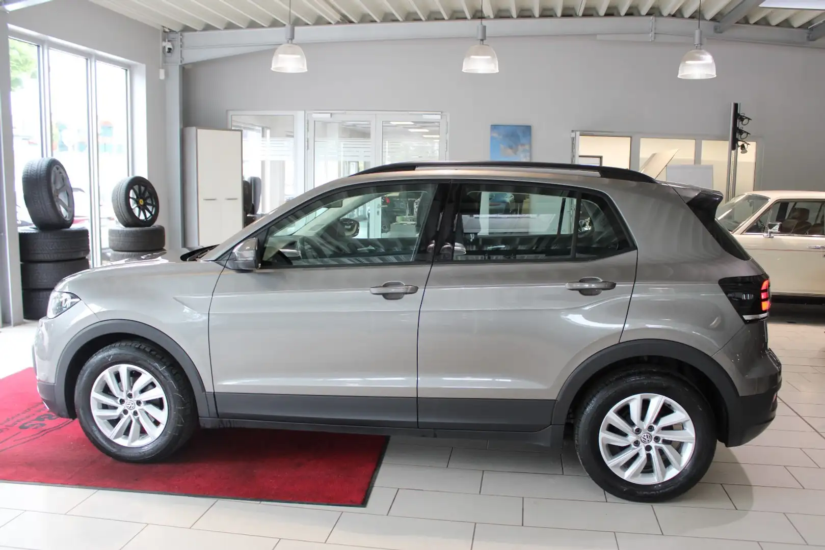 Volkswagen T-Cross 1.0 TSI Sitzheizung*1.Hand Šedá - 2