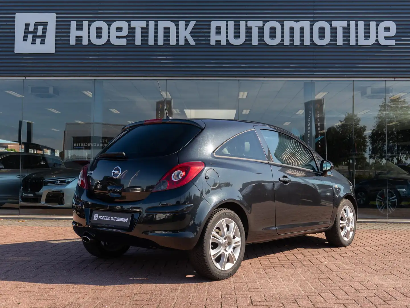 Opel Corsa 1.2 EcoFlex BlitZ LPG | Navi | Airco | Sensoren Schwarz - 2