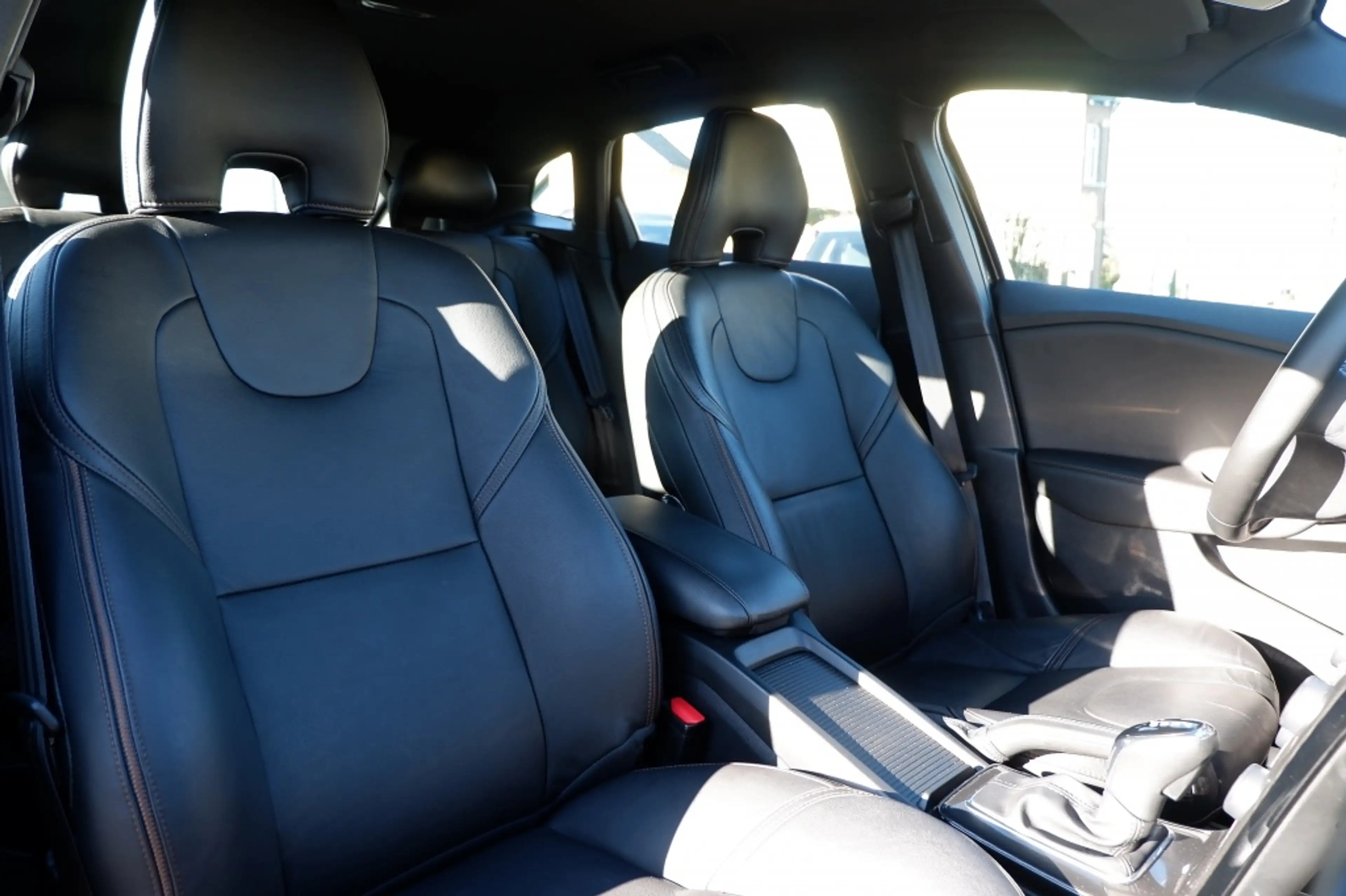 Volvo V40 Cross Country 1.5 T3 Polar + / INCL. 12mnd BOVAG / Leder / Stoel — photo 9