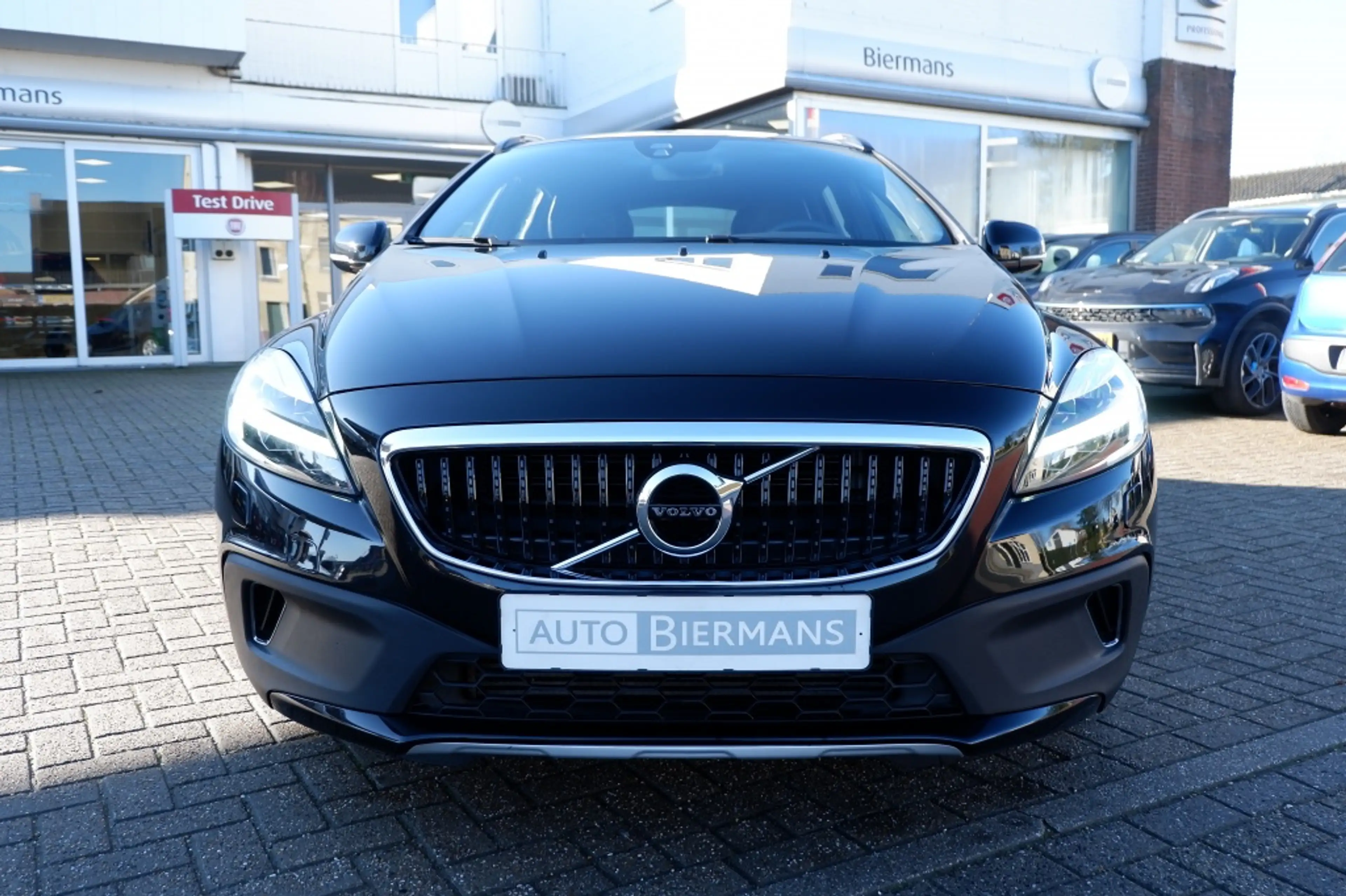Volvo V40 Cross Country 1.5 T3 Polar + / INCL. 12mnd BOVAG / Leder / Stoel — photo 4