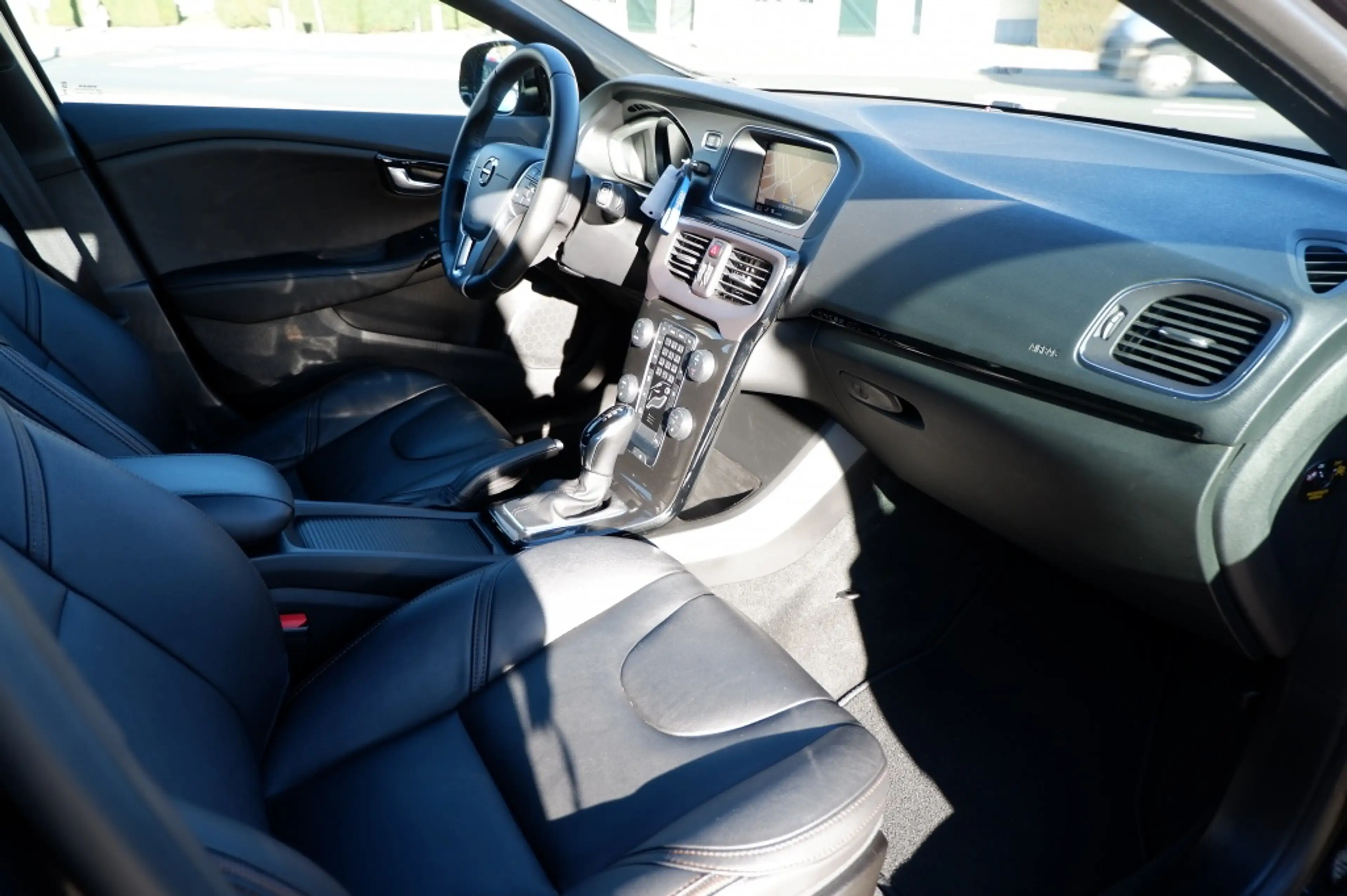 Volvo V40 Cross Country 1.5 T3 Polar + / INCL. 12mnd BOVAG / Leder / Stoel — photo 10
