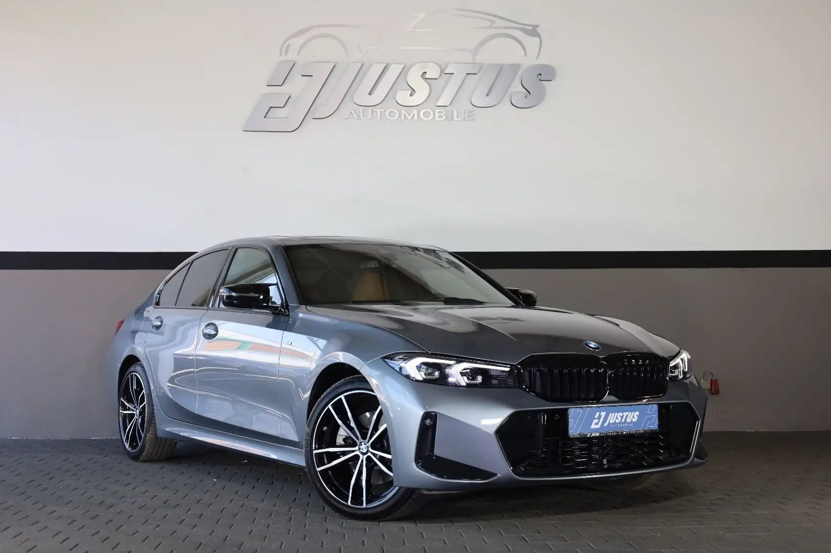 BMW 330 i xDrive/HUD/KAMERA/TOTW/SHZ/SBD/TEMP/LHZ/R19 Gris - 1