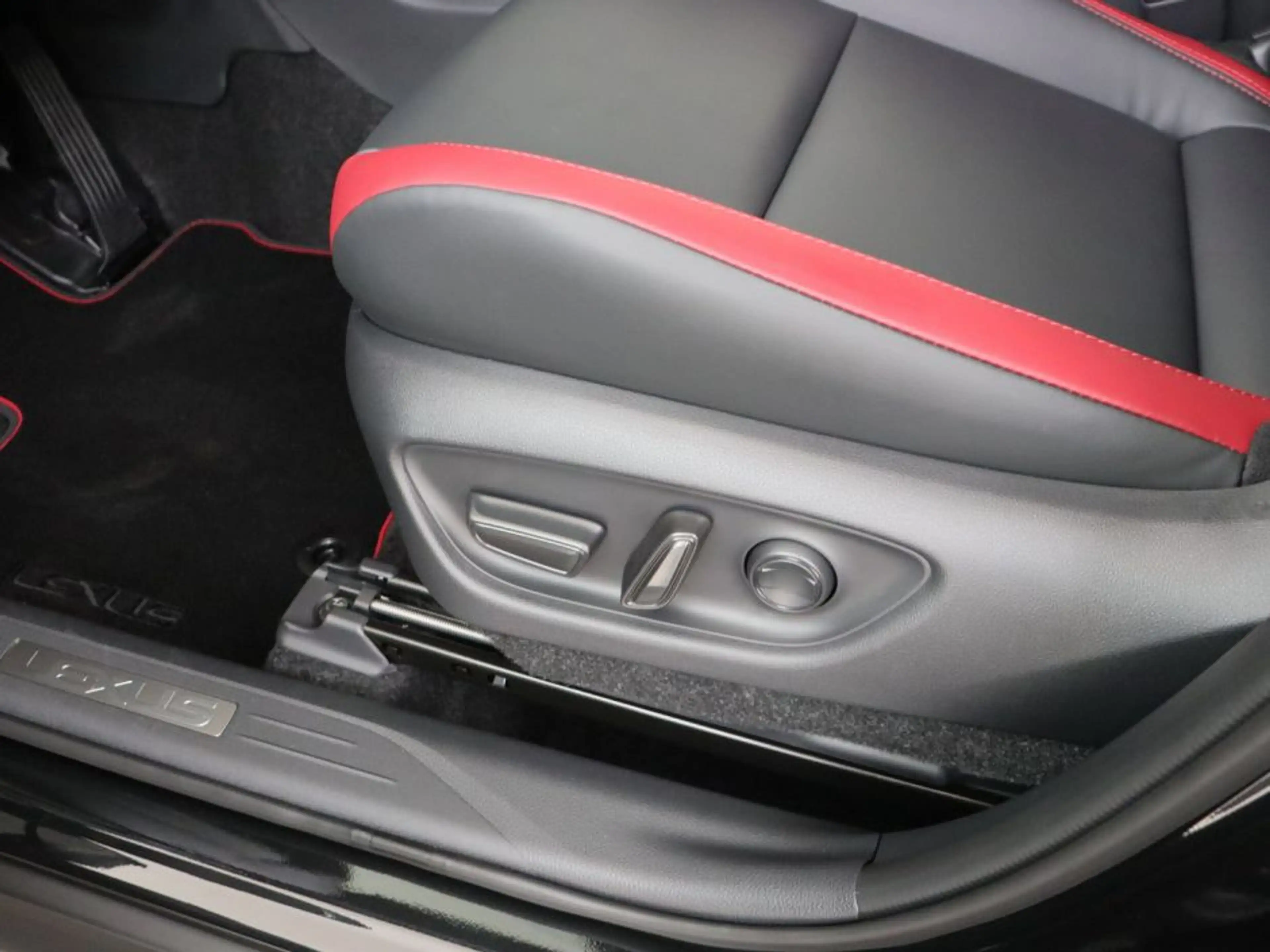 Lexus LBX 1.5 35th Edition 2WD | Demo | Direct Leverbaar | E — photo 11