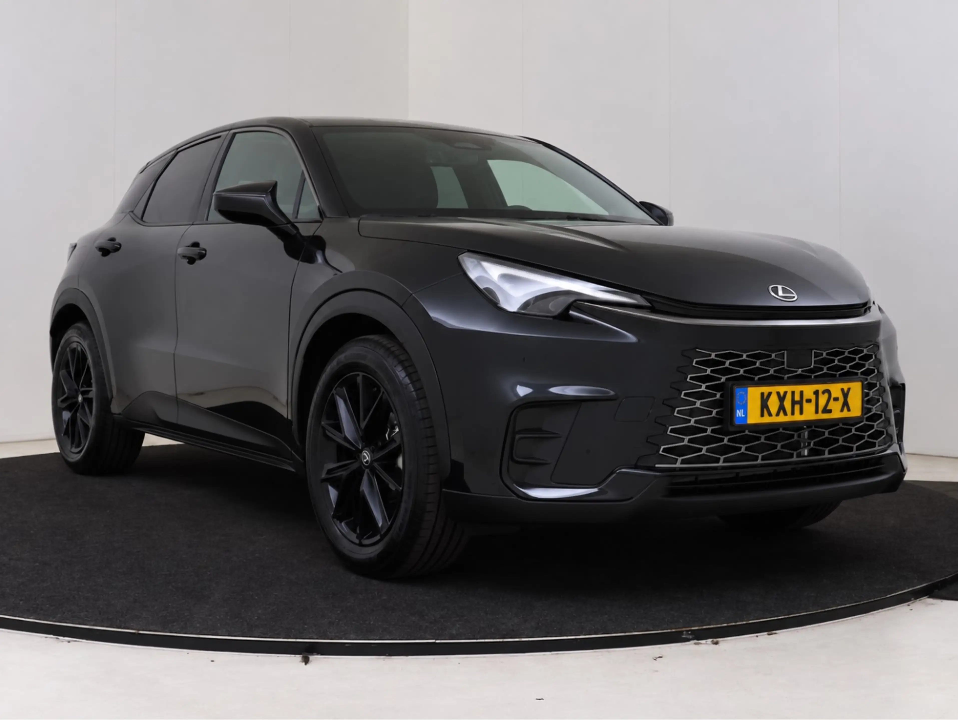 Lexus LBX 1.5 35th Edition 2WD | Demo | Direct Leverbaar | E — photo 15