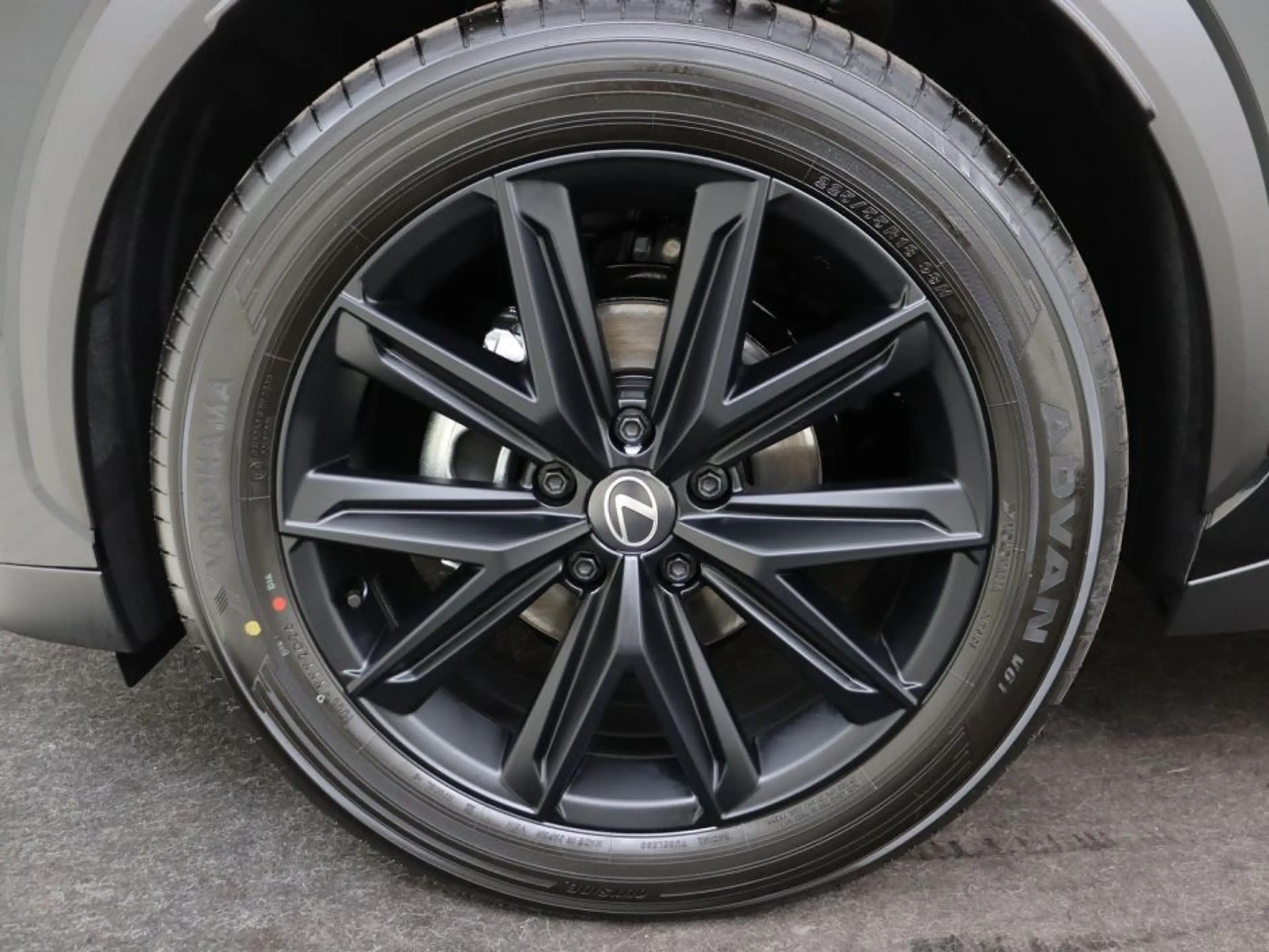 Lexus LBX 1.5 35th Edition 2WD | Demo | Direct Leverbaar | E — photo 5