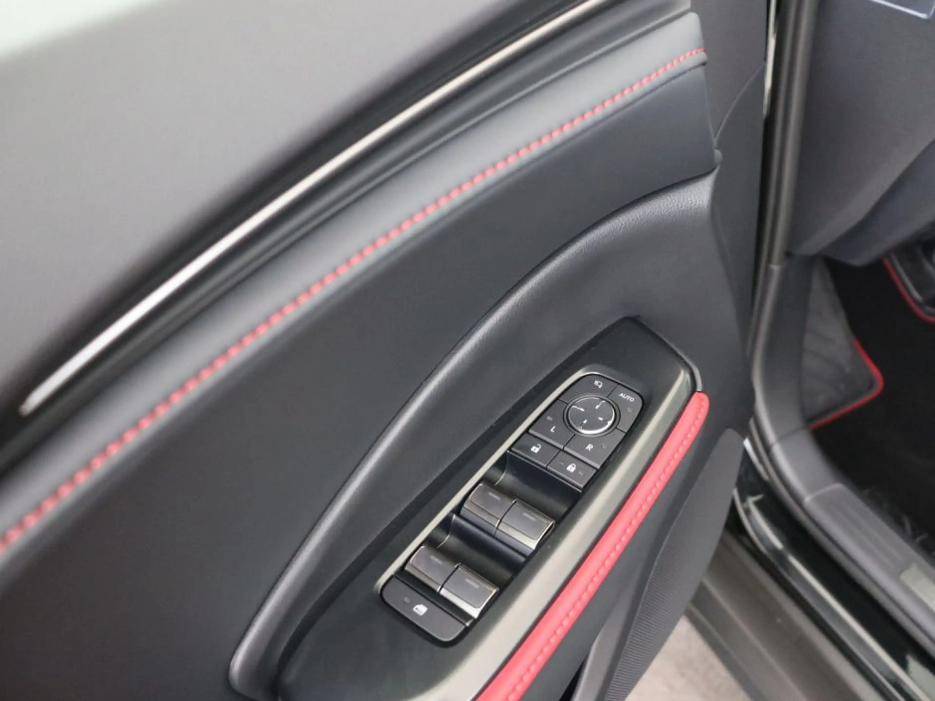 Lexus LBX 1.5 35th Edition 2WD | Demo | Direct Leverbaar | E — photo 10