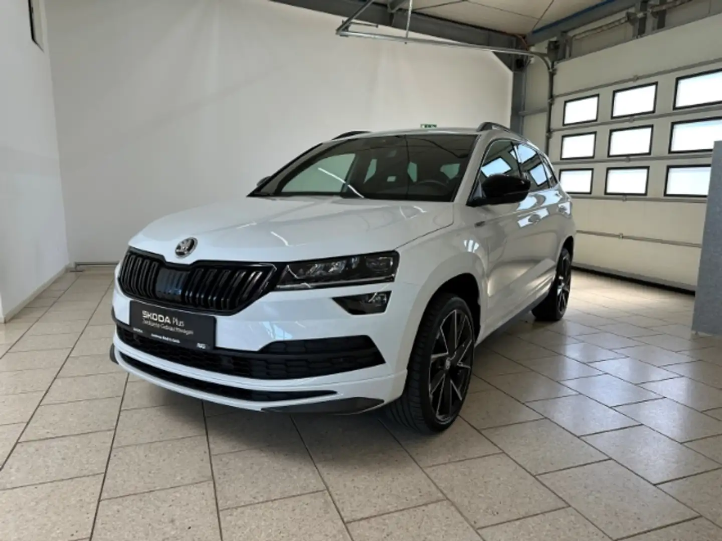 Skoda Karoq Sportline 1.5 TSI ACT DSG Navi LED ACC LaneAssist Weiß - 2