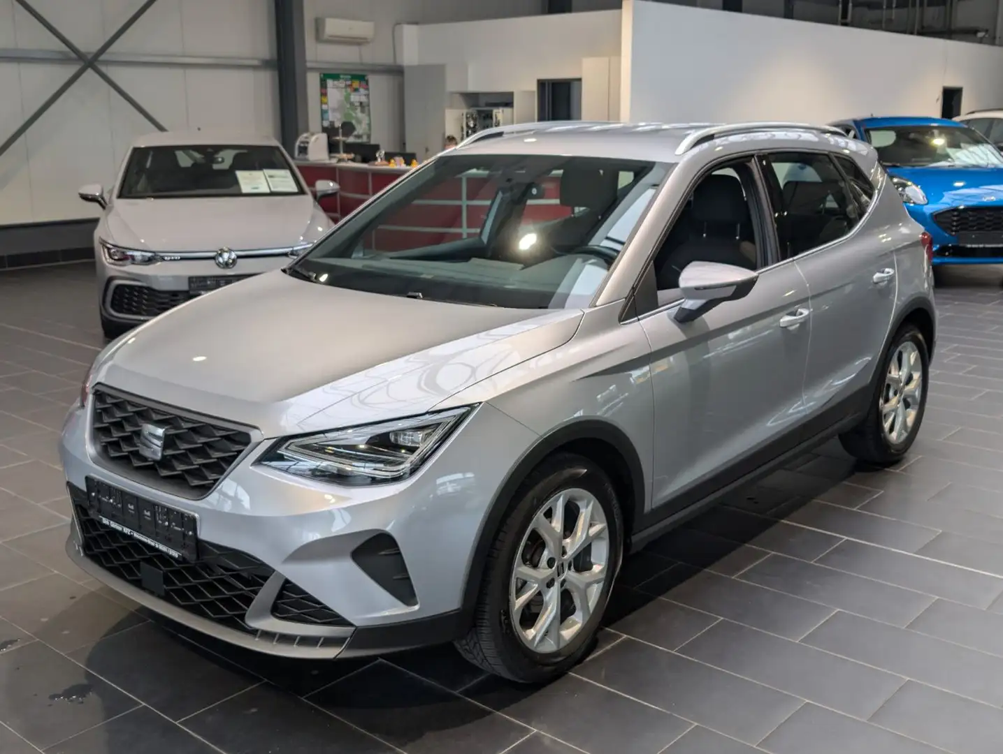 SEAT Arona 1.0 TSI OPF FR 1. Hand Navi Silber - 1