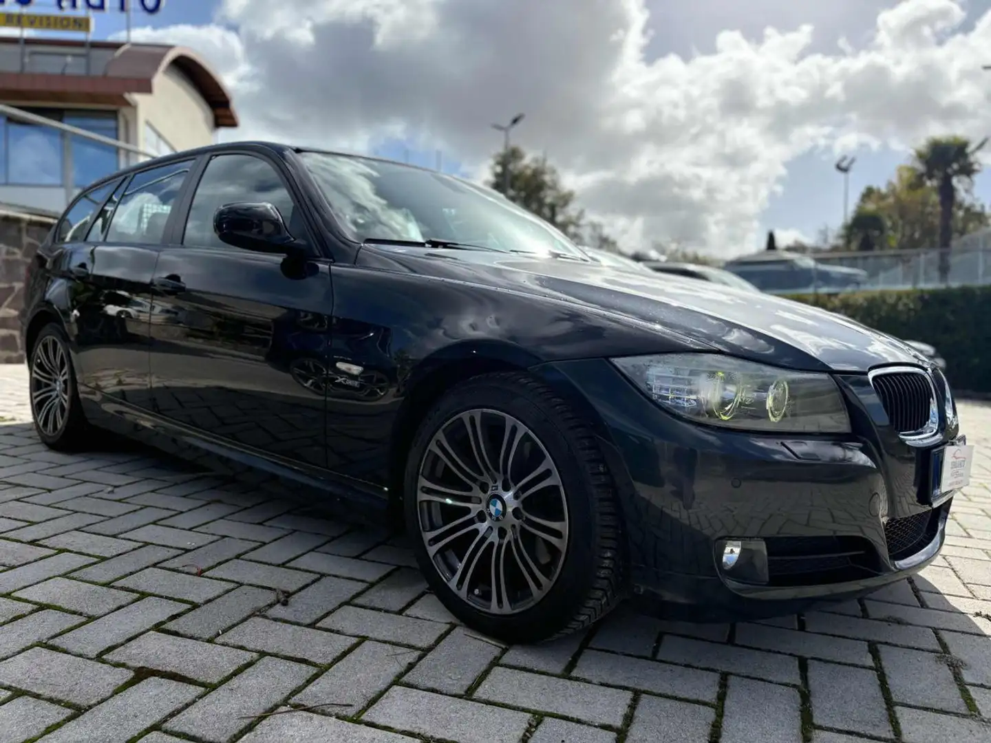 BMW 320 d cat xDrive Touring MSport Nero - 2