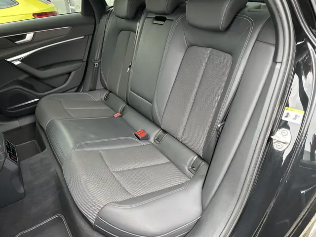 Audi A6 view 13