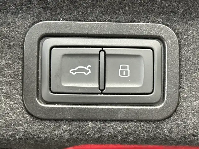 Audi A6 view 7