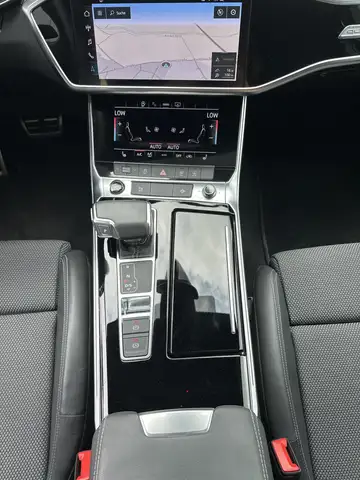 Audi A6 view 17