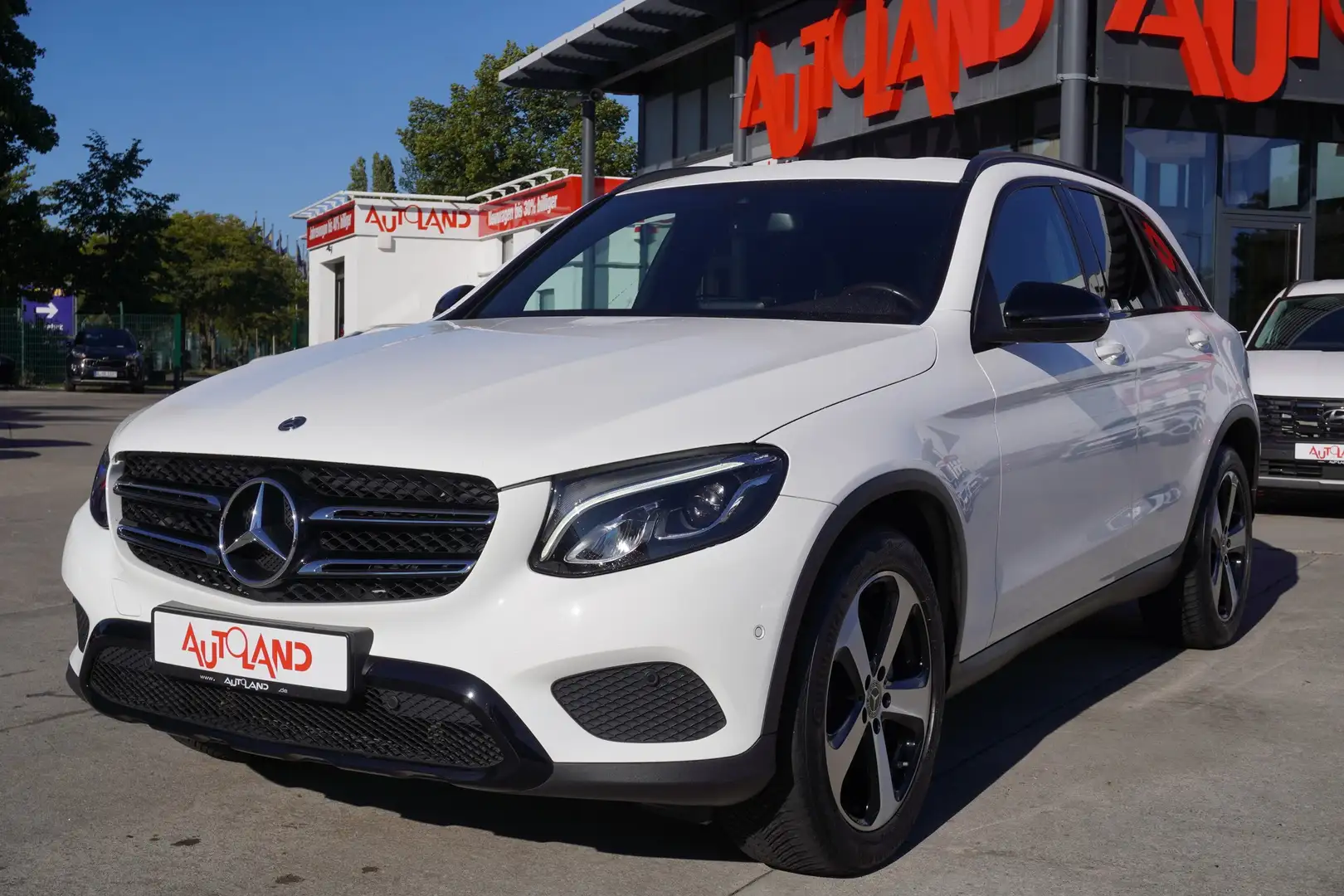 Mercedes-Benz GLC 250 Exclusive 4Matic LED Navi Kamera Tempomat Weiß - 2