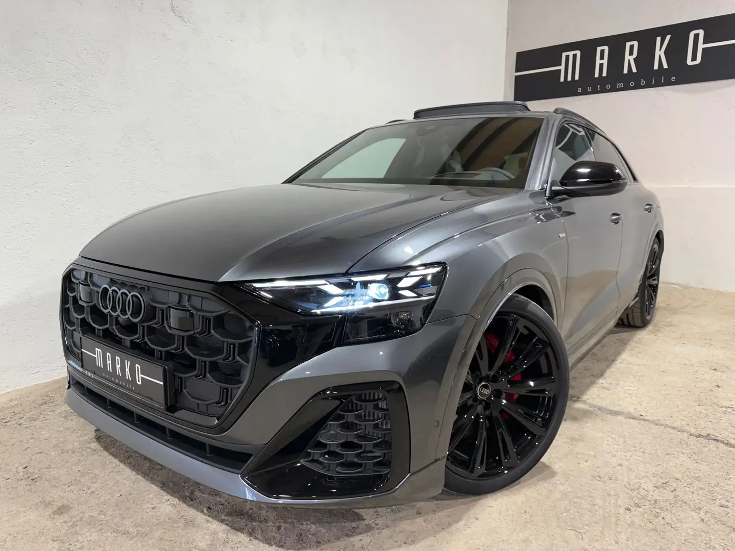 Audi Q8 55 TFSI e quattro  "Sitzbelüf. Ahk, Pano." Gris - 1