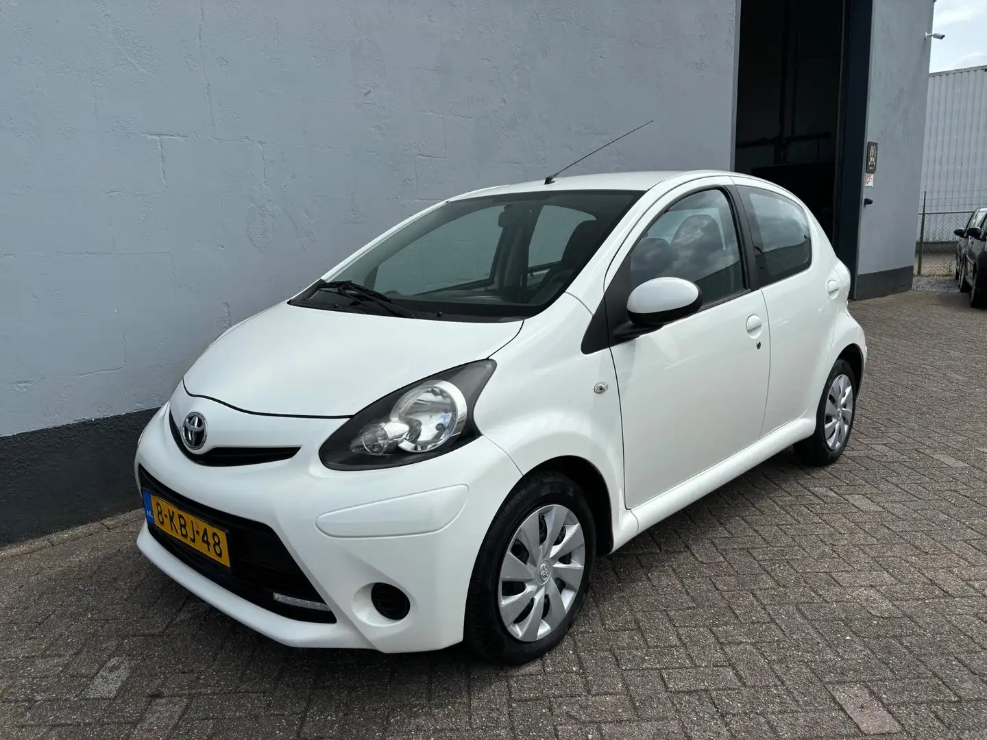 Toyota Aygo 1.0 VVT-i Aspiration - Airco - 1e Eigenaar Wit - 1