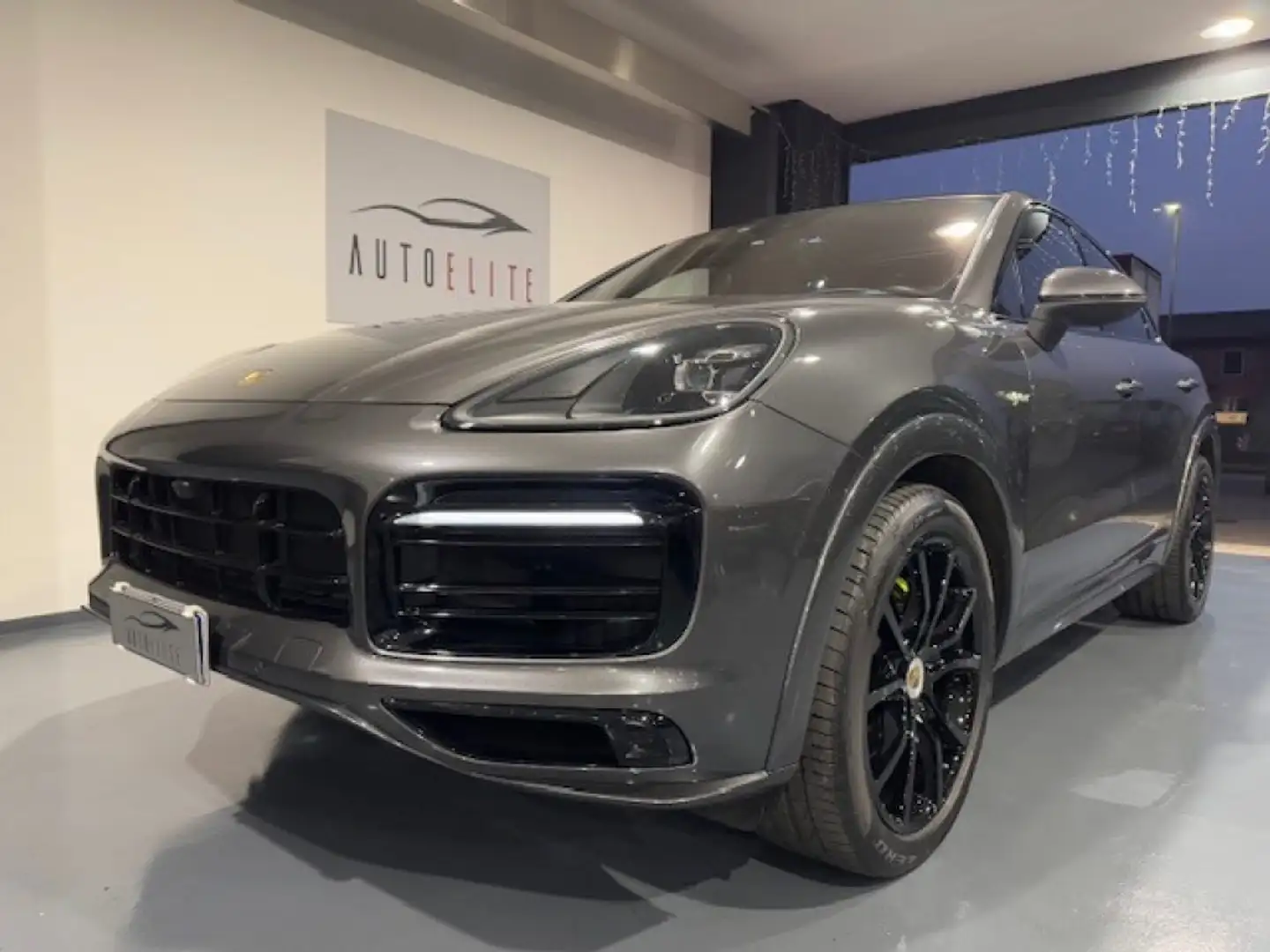 Porsche Cayenne Coupé 3.0 V6 E-Hybrid Grigio - 1