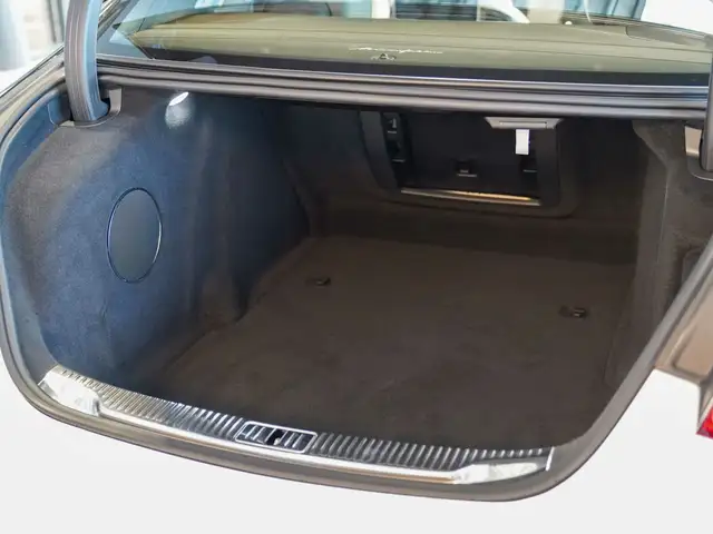 Mercedes-Benz S-Class view 5