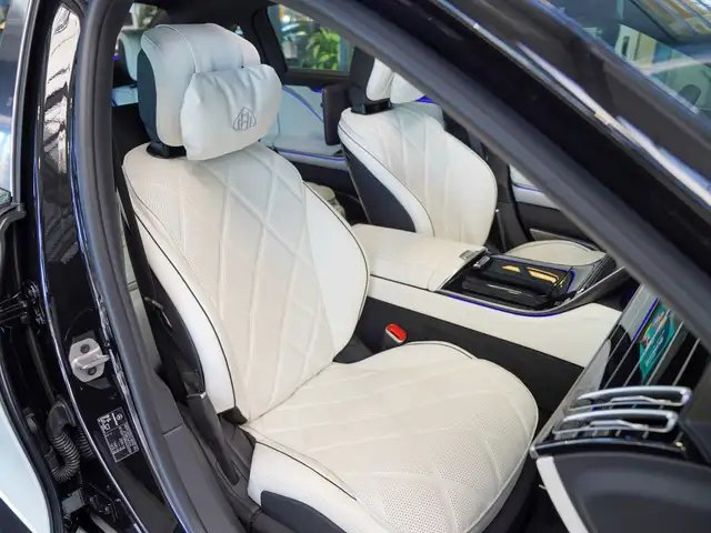 Mercedes-Benz S-Class view 9