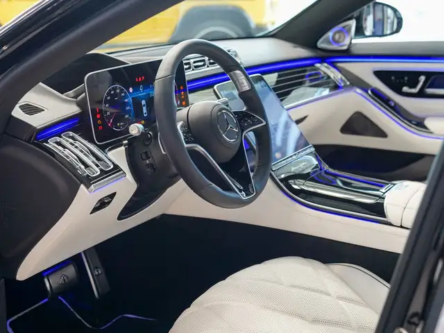 Mercedes-Benz S-Class view 18