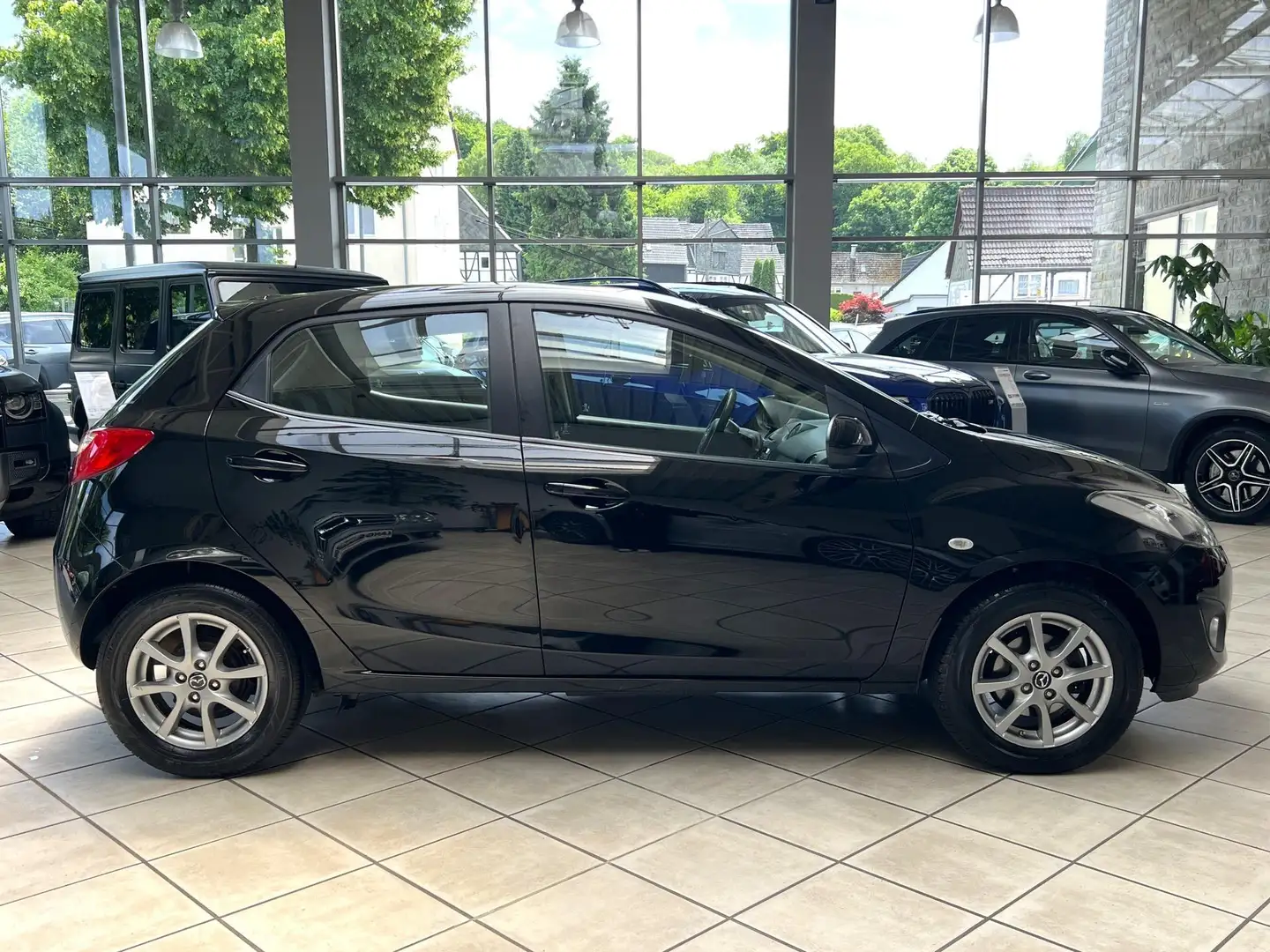 Mazda 2 2 1.3 Active SITZHEIZUNG |5 Türig|SERVICE&TÜV Schwarz - 2