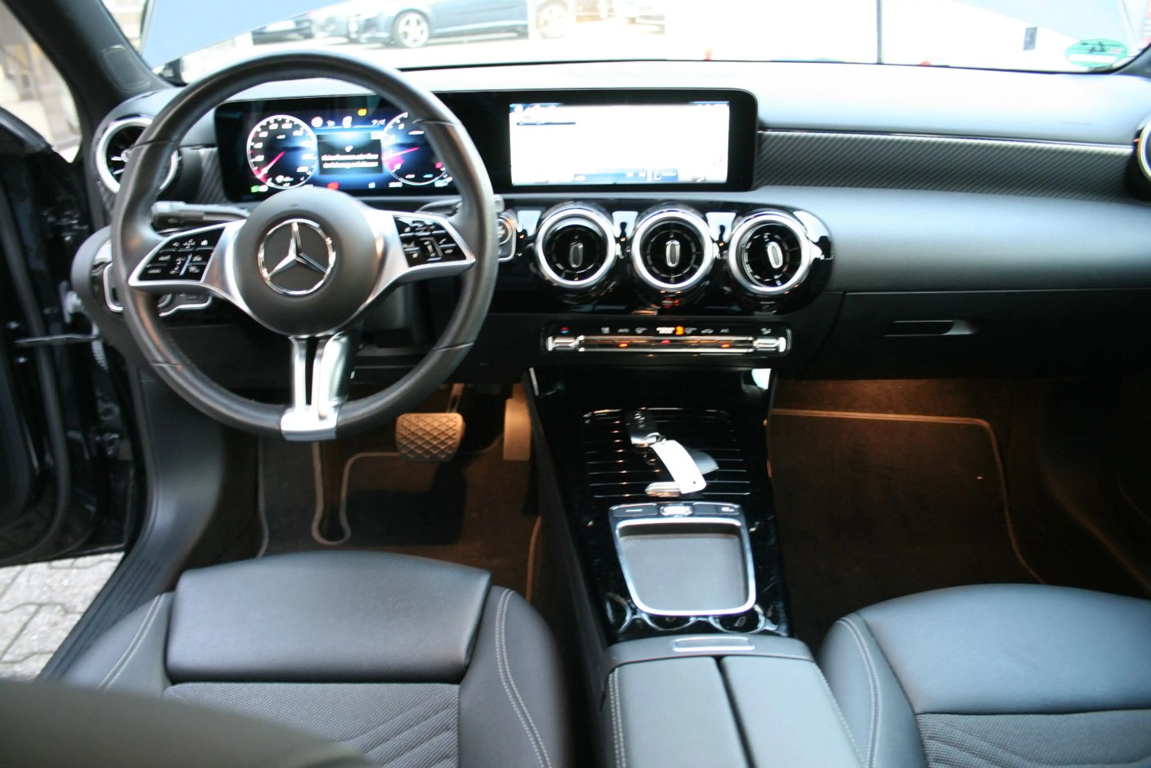 Mercedes-Benz A 180 Lim Progressive MHEV JungeSterne-Garantie — photo 11