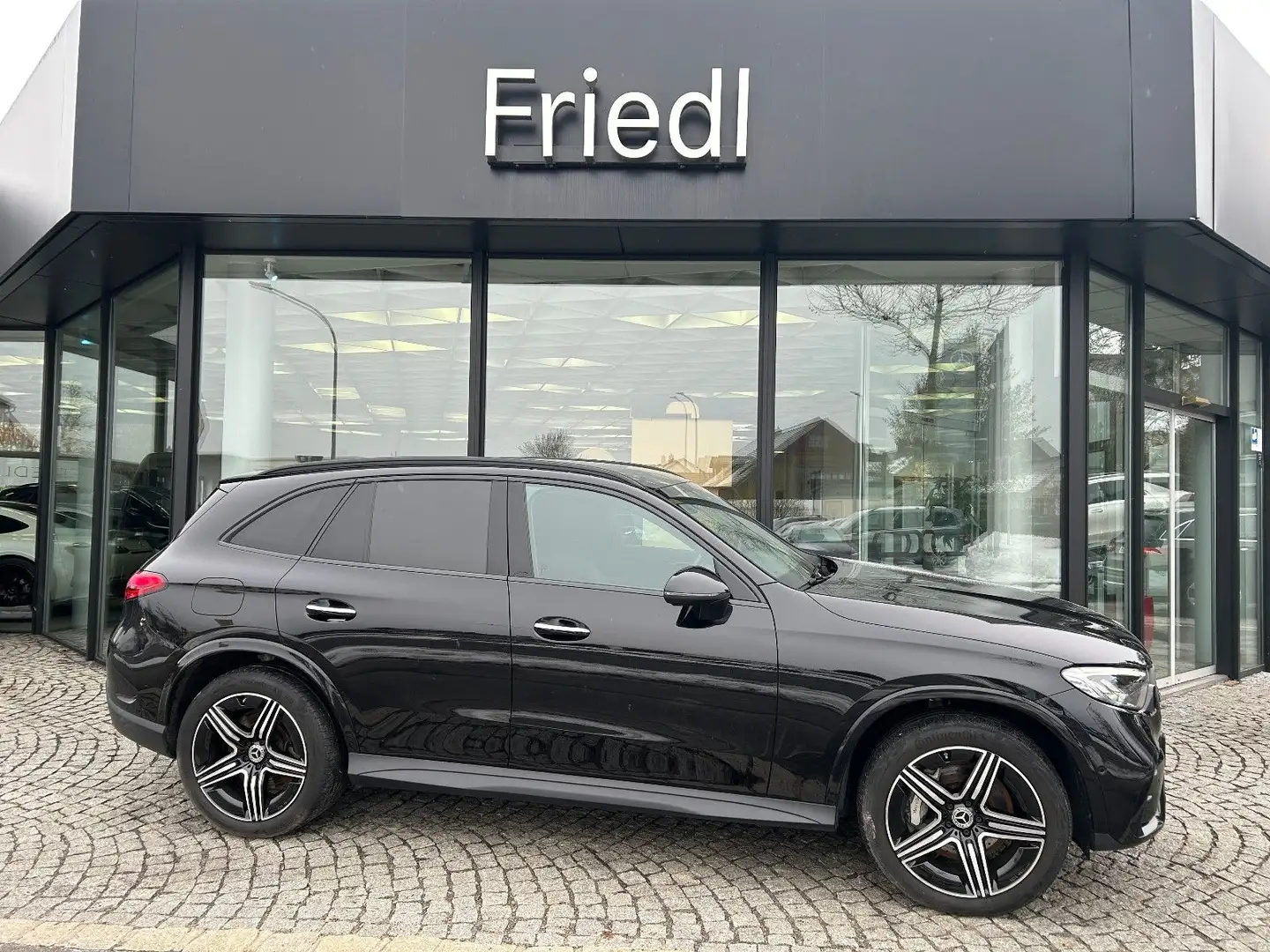 Mercedes-Benz GLC 300 de 4M AMG Night, AHK, Distro., Keyless Noir - 2