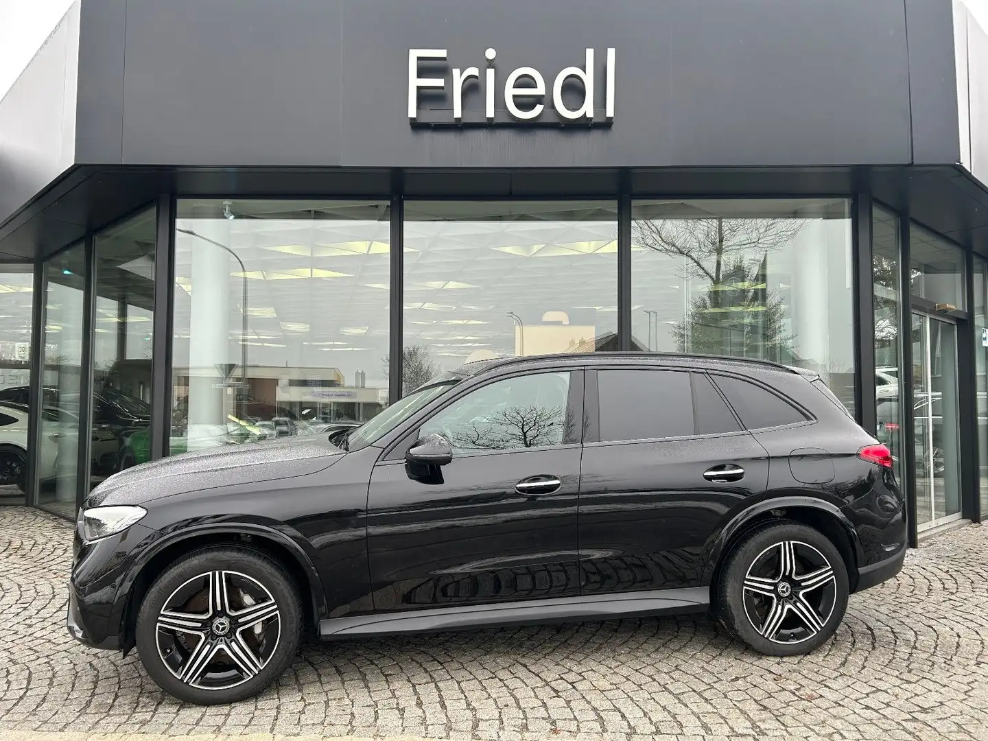 Mercedes-Benz GLC 300 de 4M AMG Night, AHK, Distro., Keyless Noir - 1