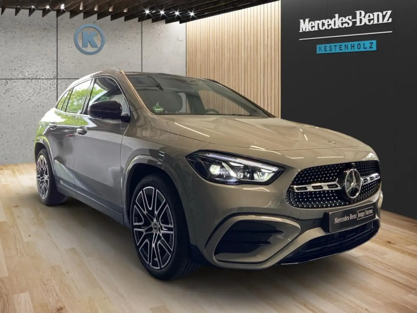 Mercedes-Benz GLA 200 *AMG*AHK*MBUX*PANO*SHZ*DISTR*360°KAMERA* Grijs - 2