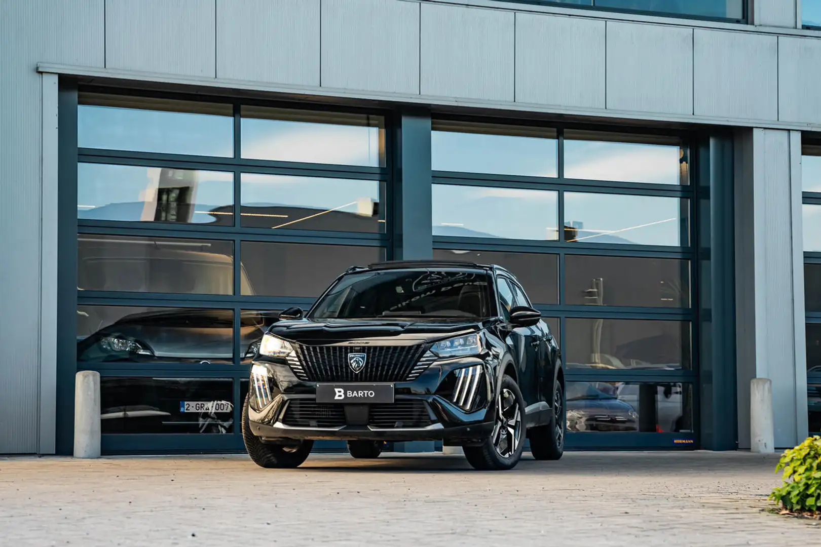 Peugeot 2008 GT| 136 Elec. | Alcantara | Pano | 360°  | Navi... Zwart - 1