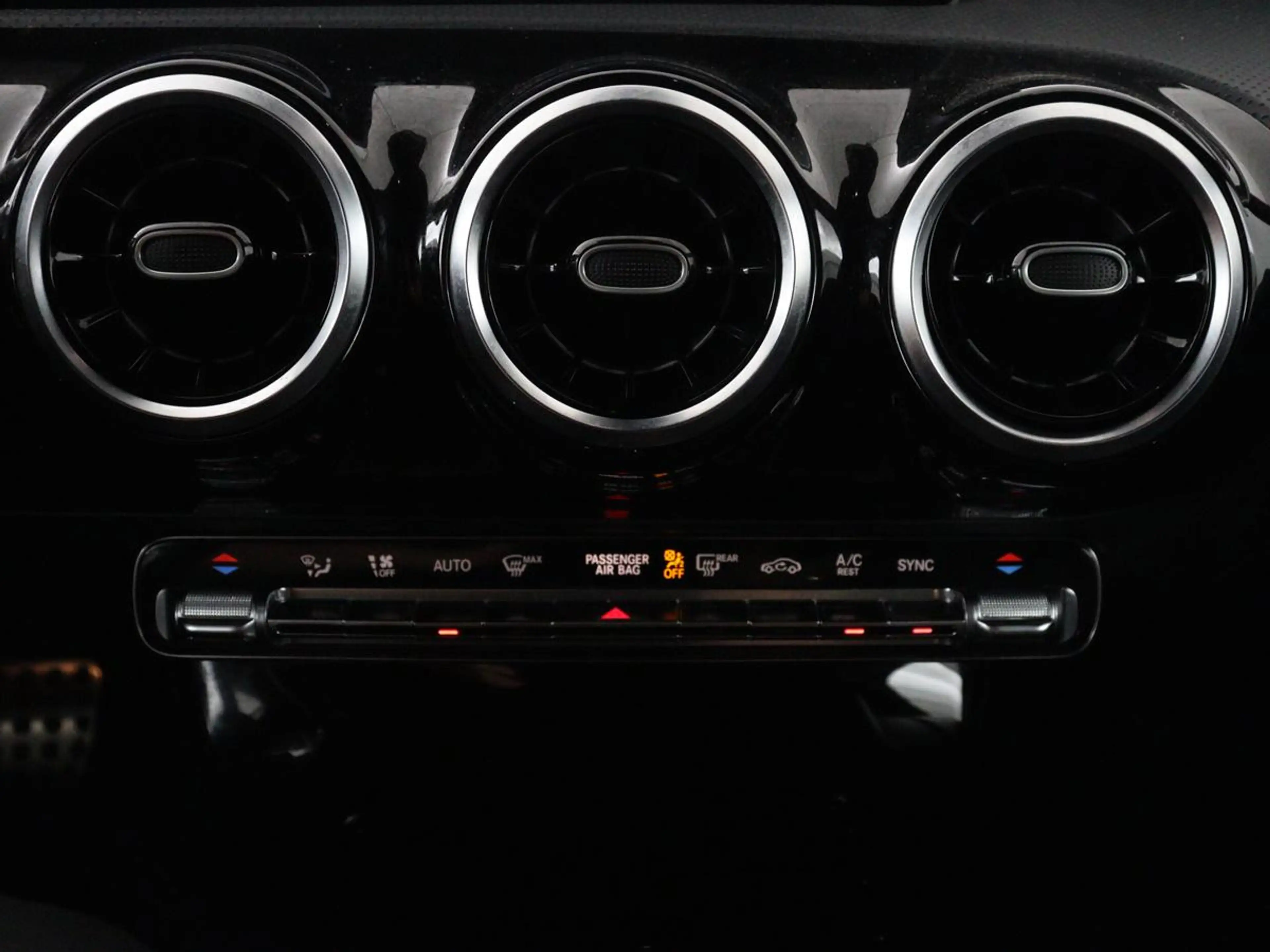 Mercedes-Benz CLA 180 Business Solution AMG | Panoramadak | Leder/alcant — photo 26
