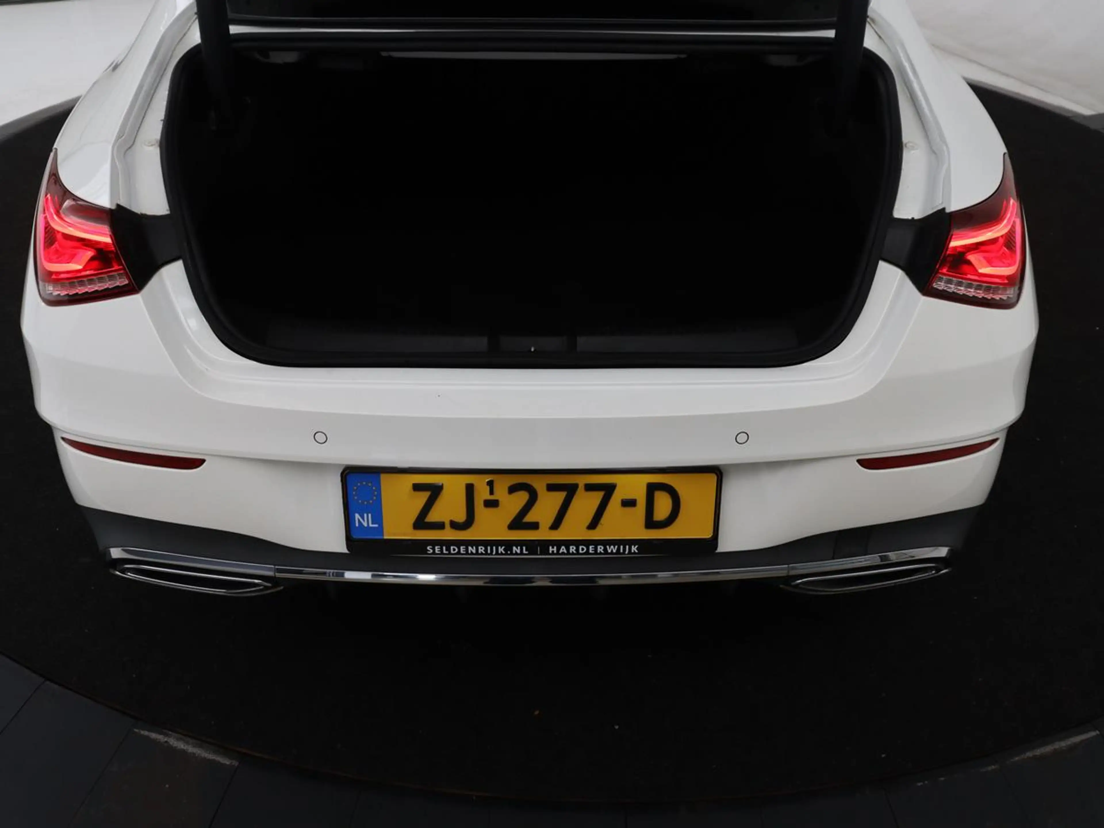 Mercedes-Benz CLA 180 Business Solution AMG | Panoramadak | Leder/alcant — photo 9