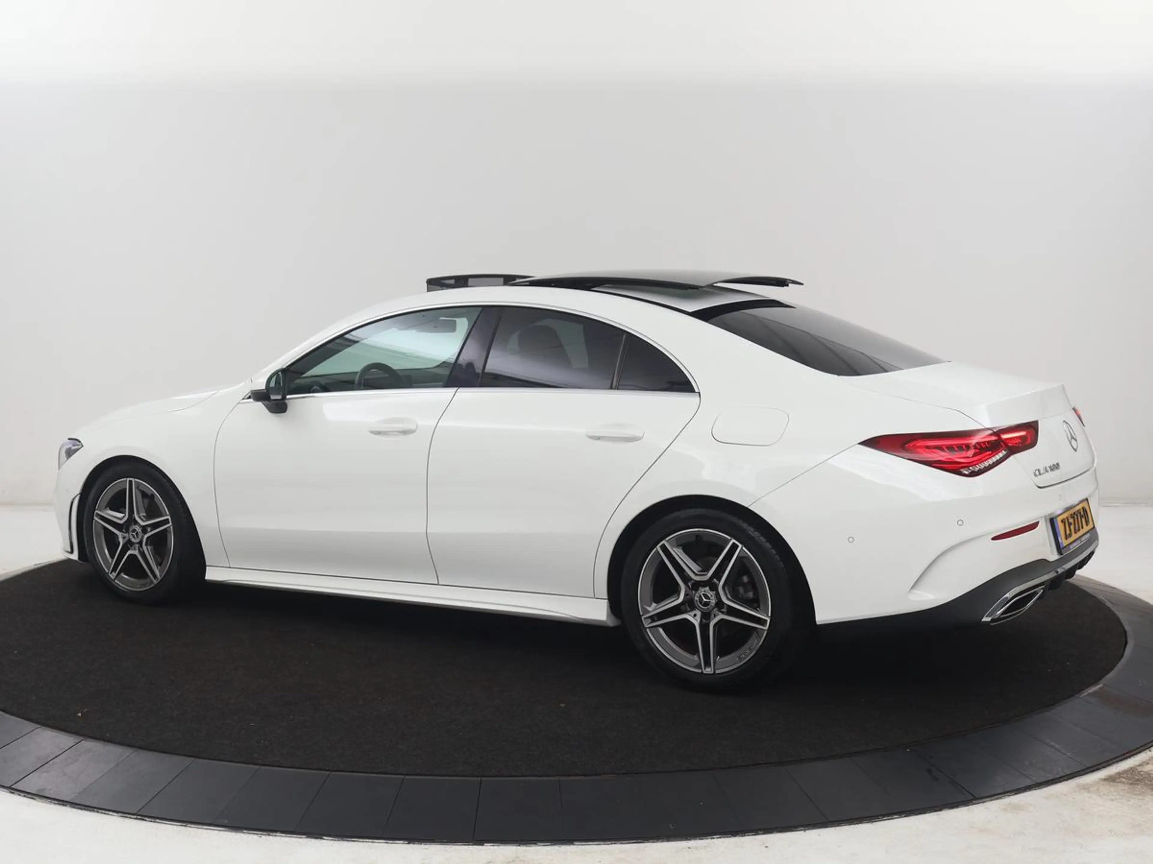 Mercedes-Benz CLA 180 Business Solution AMG | Panoramadak | Leder/alcant — photo 2