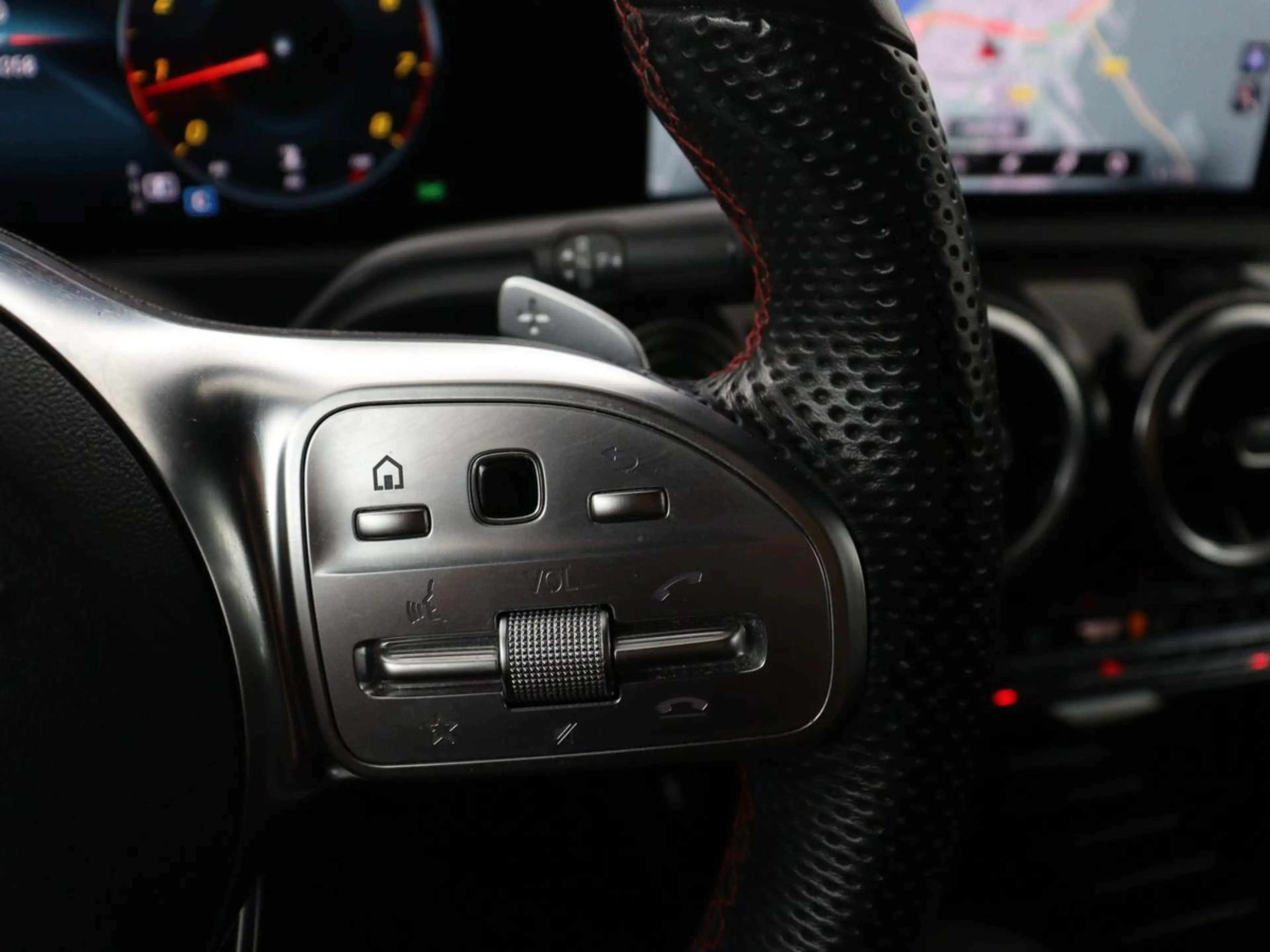 Mercedes-Benz CLA 180 Business Solution AMG | Panoramadak | Leder/alcant — photo 16