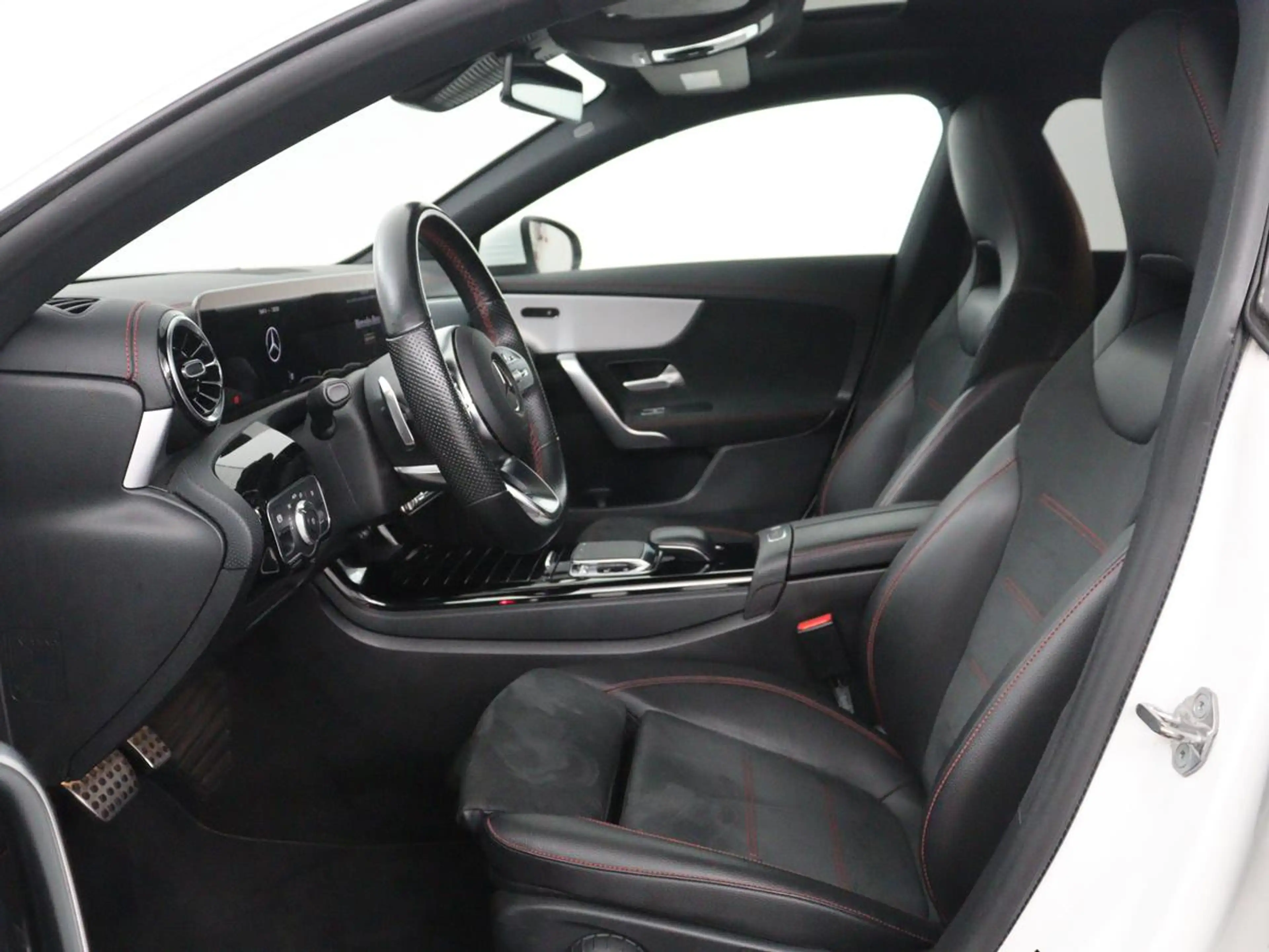 Mercedes-Benz CLA 180 Business Solution AMG | Panoramadak | Leder/alcant — photo 4