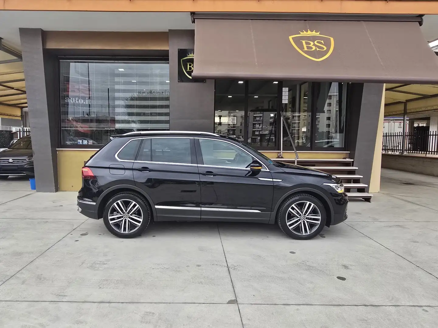 Volkswagen Tiguan Tiguan 2.0 tdi Elegance 150cv dsg Nero - 1