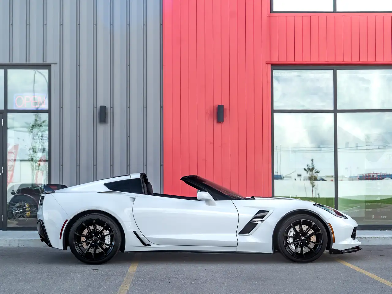 Chevrolet Corvette снимка Chevrolet Corvette