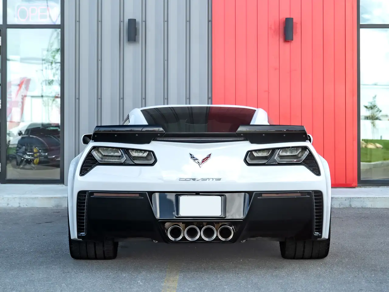 Chevrolet Corvette снимка Chevrolet Corvette
