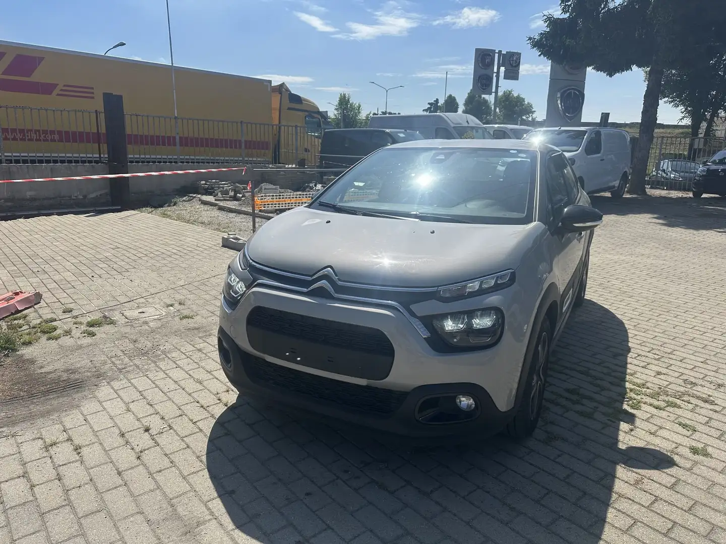 Citroen C3 PureTech 83 S&S Plus CARPLAY Beige - 2