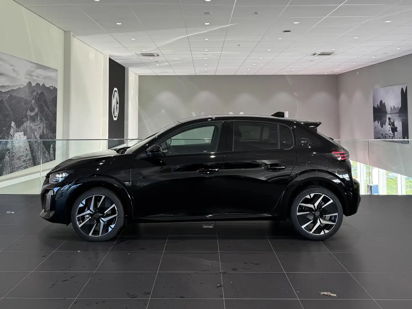 Peugeot 208 1.2 Hybrid 110 e-DCS6 GT |360 CAMERA|SFEERVERLICHT Zwart - 2