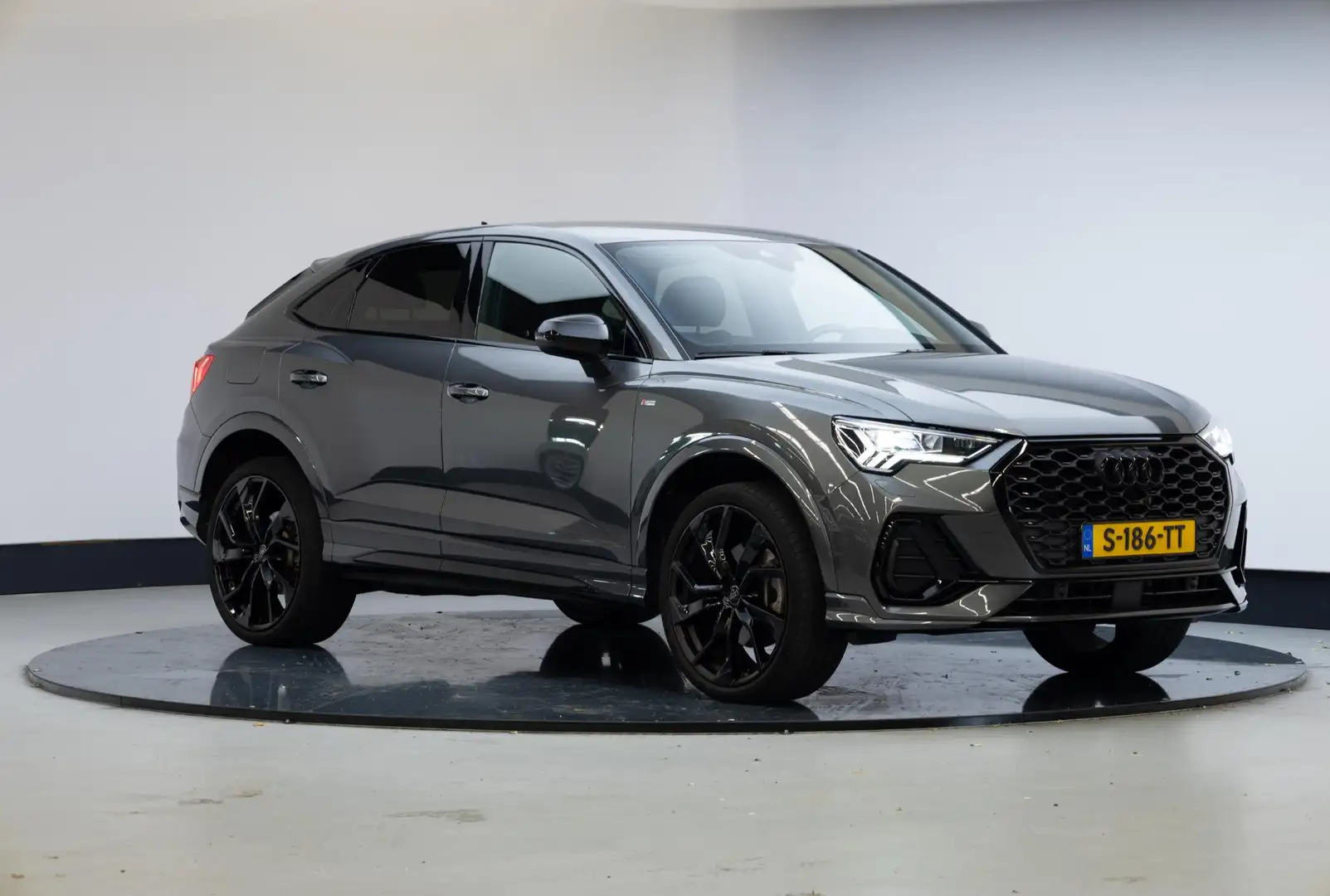Audi Q3 Sportback 45 TFSI e S Edition Grigio - 1