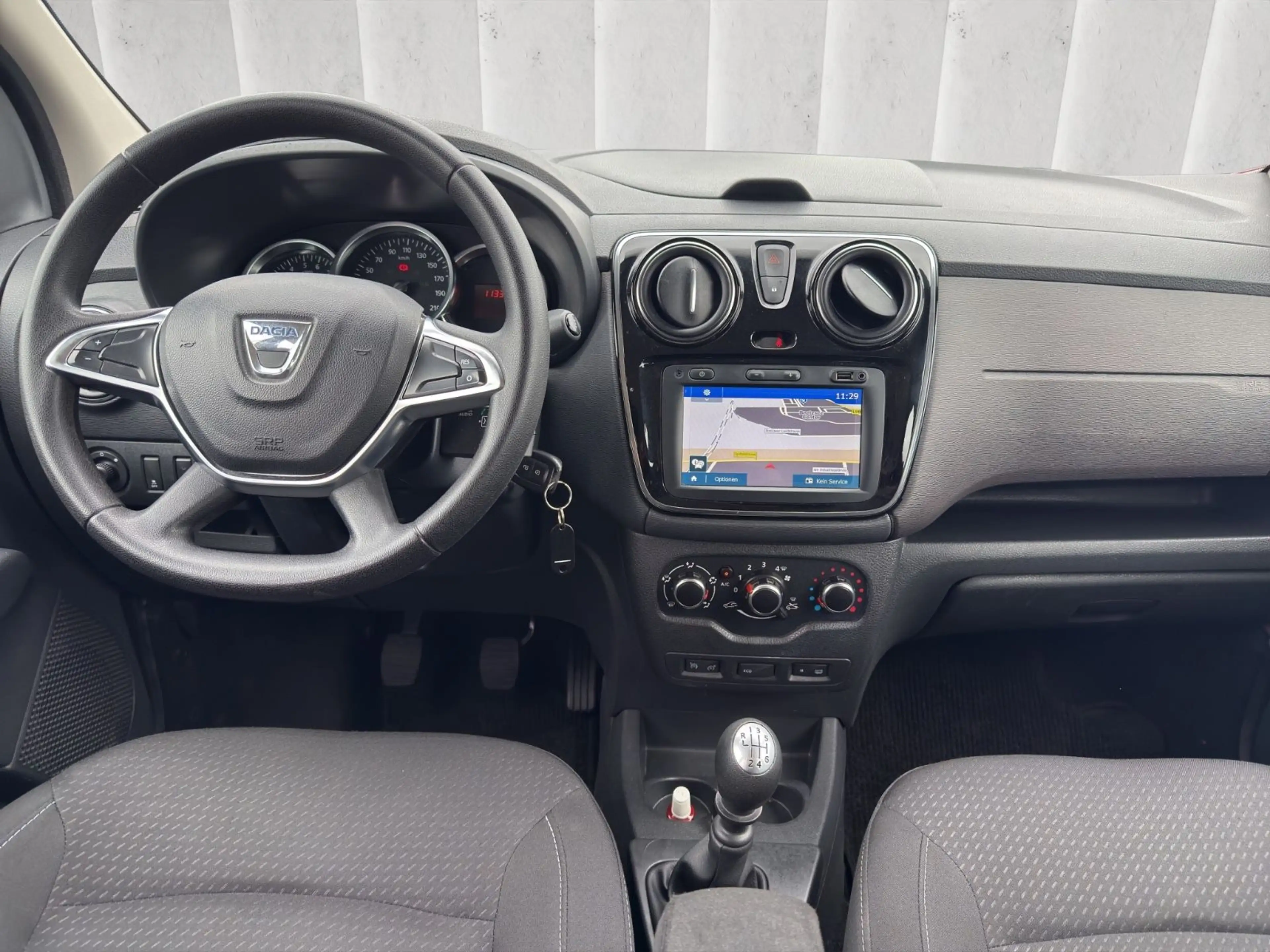 Dacia Lodgy Comfort*7 Sitze*Cam*Navi*Tempomat — photo 13