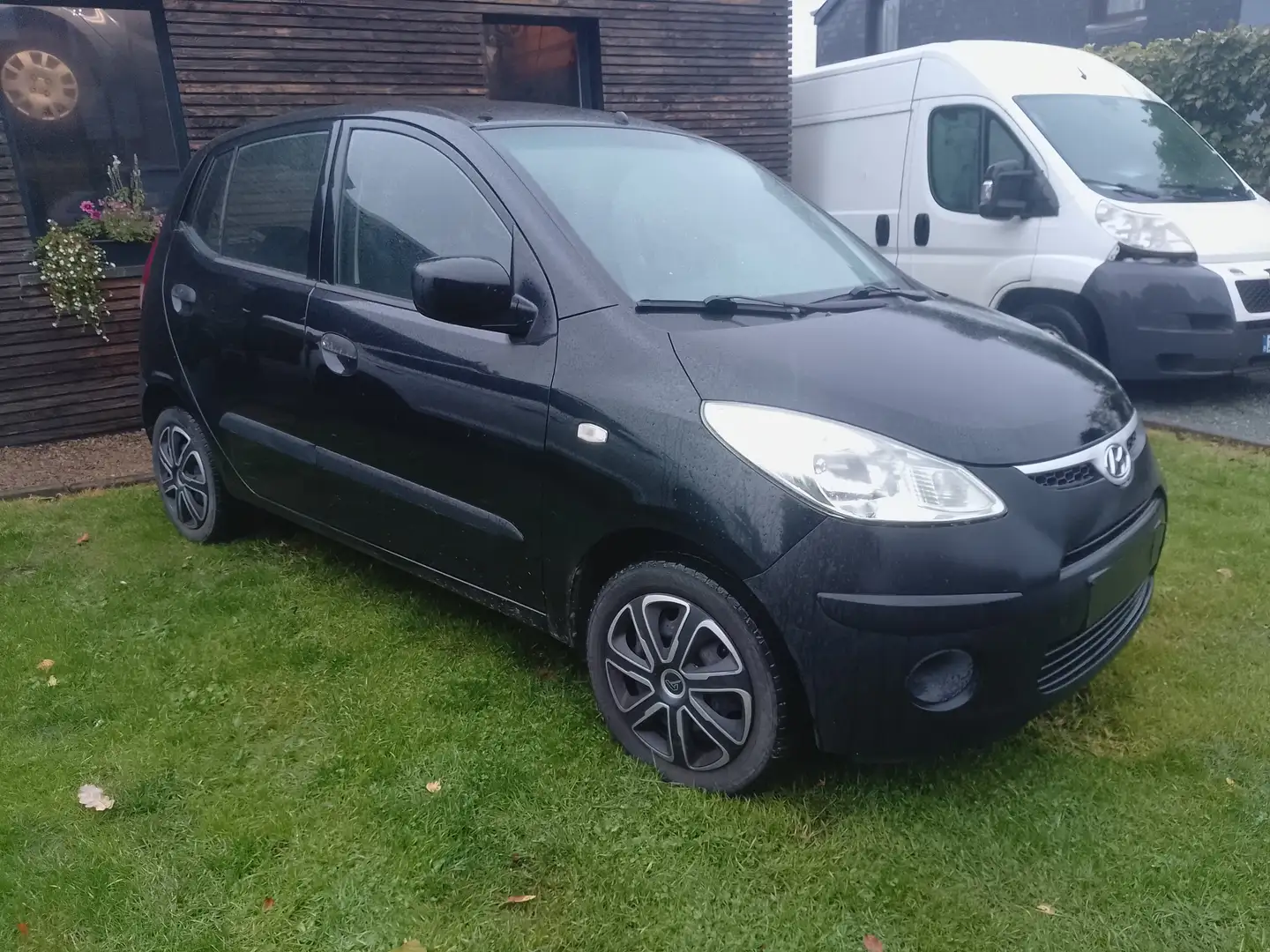 Hyundai i10 i10 1.1i i-nvitation Noir - 1