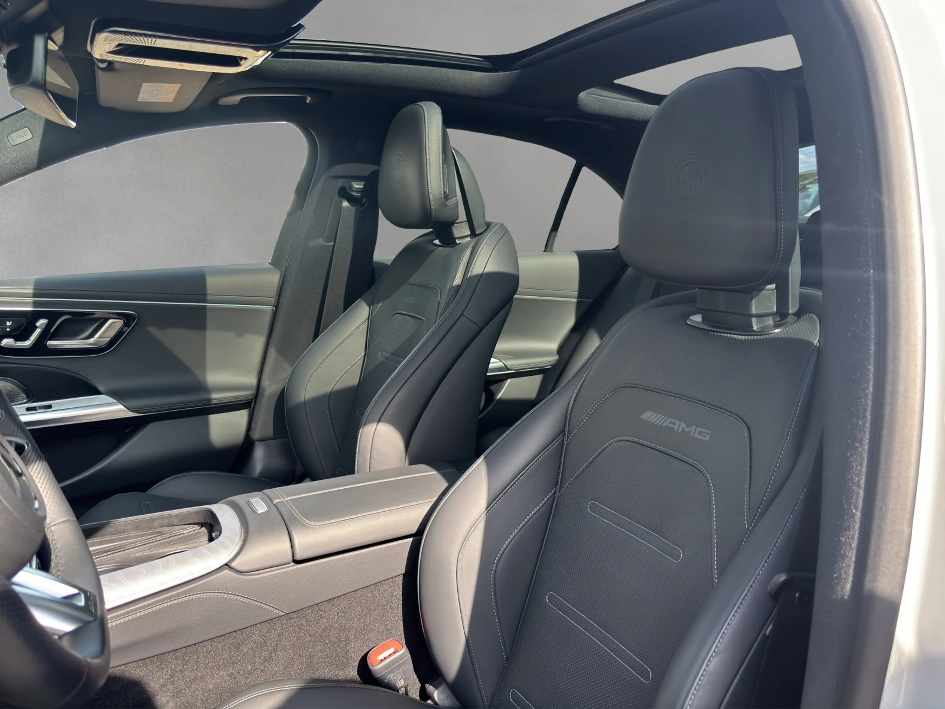 Mercedes-Benz E 53 AMG E53AMG Hyb Prem DYNAMIC+ FahrAssi HAL Pano Nappa — photo 8