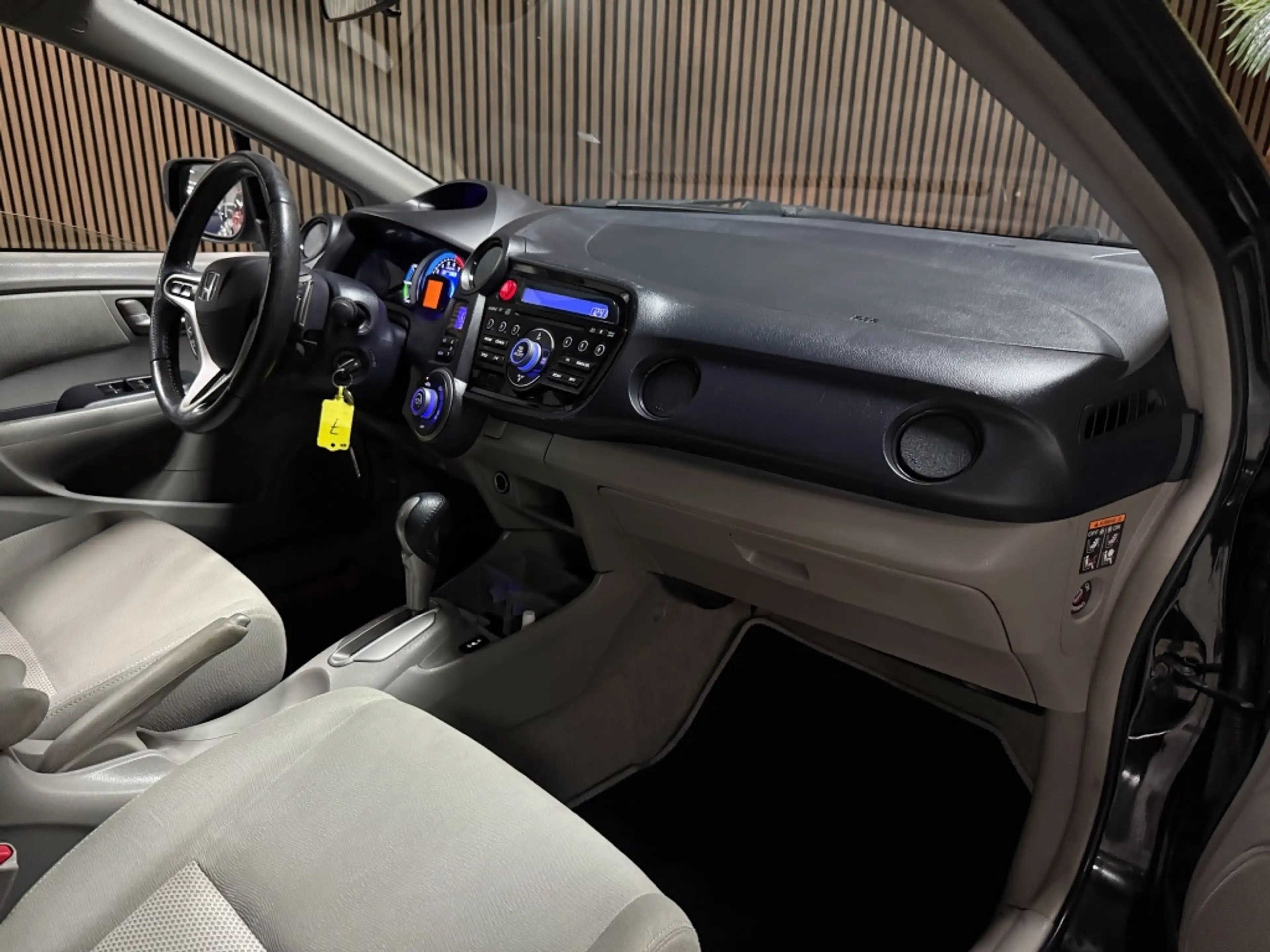 Honda Insight 1.3 Elegance — photo 11