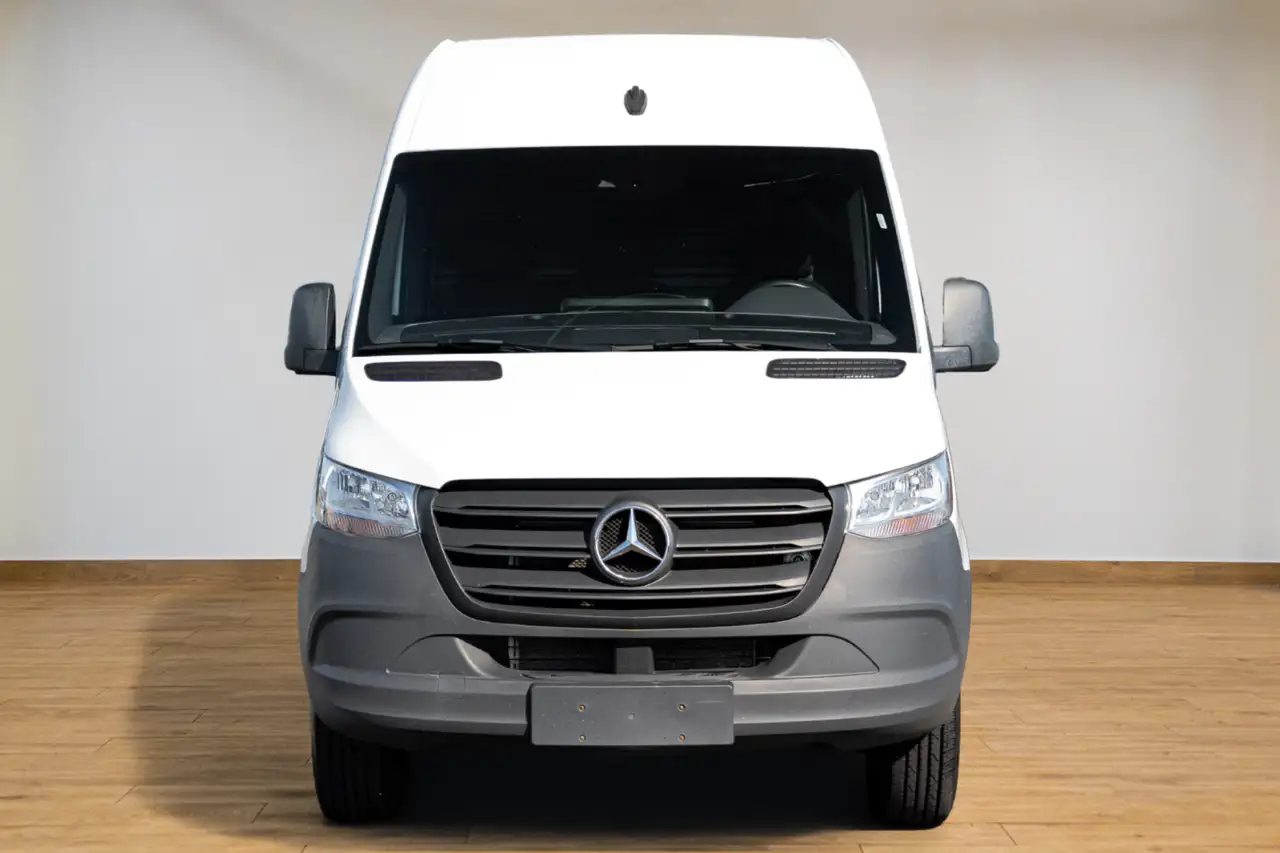 Mercedes-Benz Sprinter снимка Mercedes-Benz Sprinter