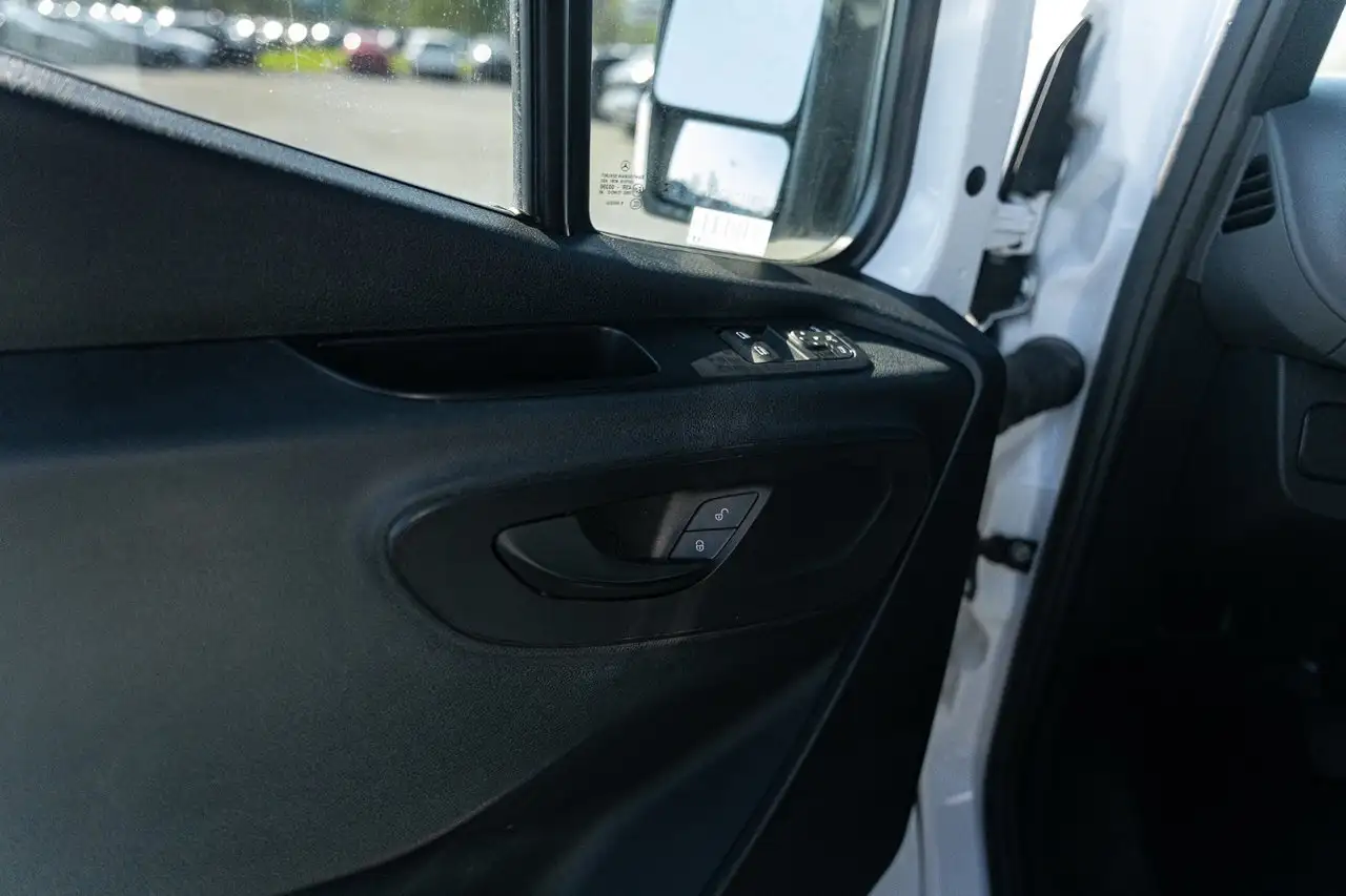Mercedes-Benz Sprinter снимка Mercedes-Benz Sprinter
